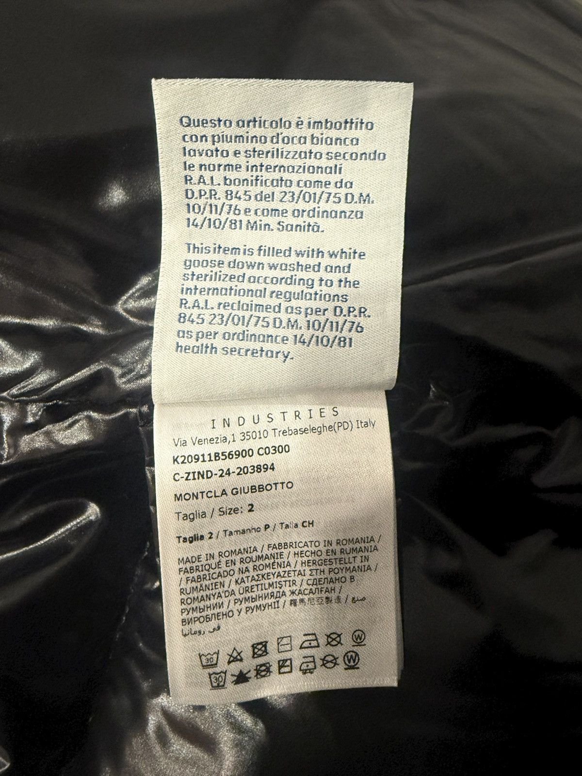 Moncler Moncler Montcla Down Jacket Black - Brand New w/ Packaging Size US M / EU 48-50 / 2 - 8 Thumbnail