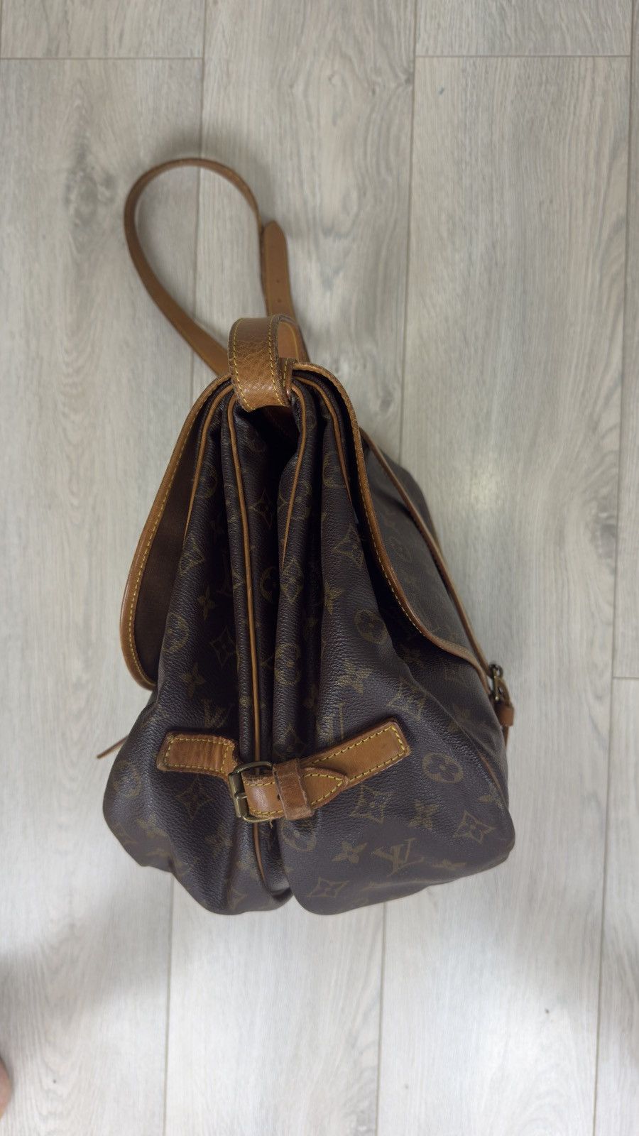 Louis Vuitton Louis Vuitton vintage Saumur 35 Monogram Crossbody Size ONE SIZE - 5 Thumbnail
