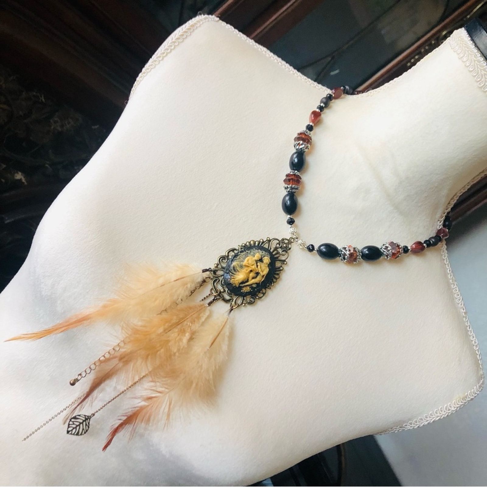 Handmade Handcrafted Victorian homestead couple cameo beaded necklace Size ONE SIZE - 1 Thumbnail