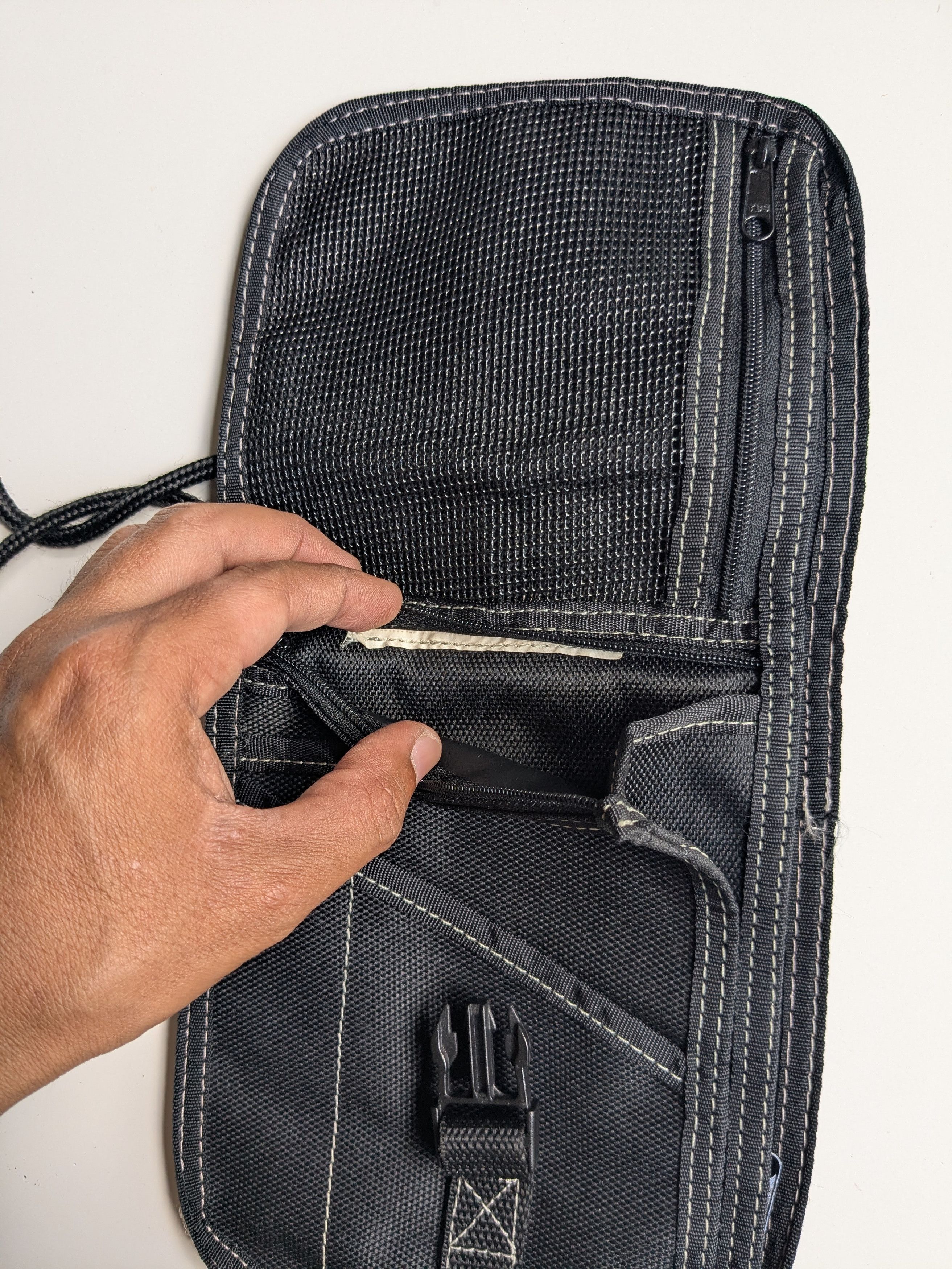 Bausch & Lomb Vintage Killer Loop Bausch & Lomb passport wallet bag Size ONE SIZE - 6 Thumbnail