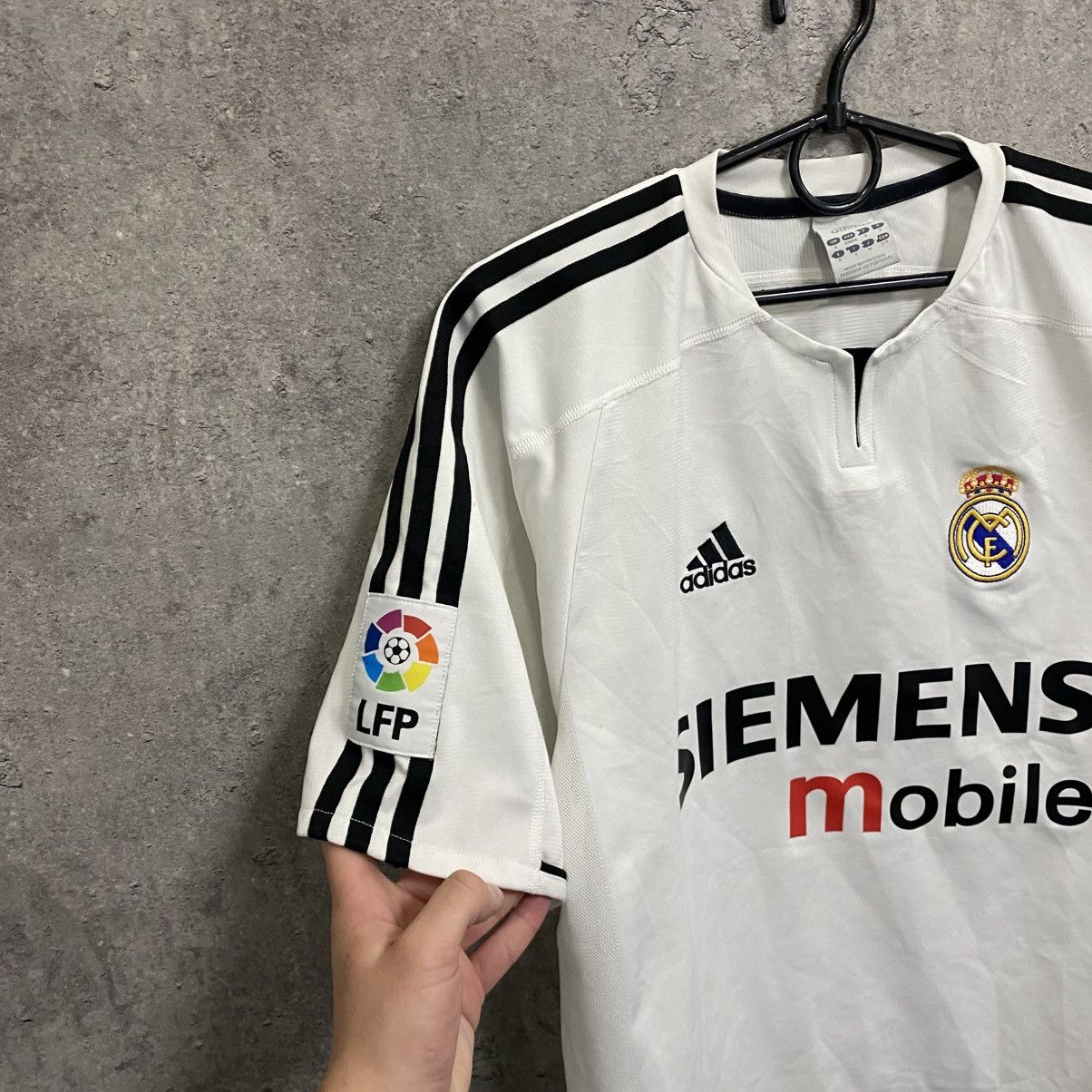 Adidas Adidas Real Madrid 2003/2004 Home Soccer Jersey Vintage Size US S / EU 44-46 / 1 - 6 Thumbnail