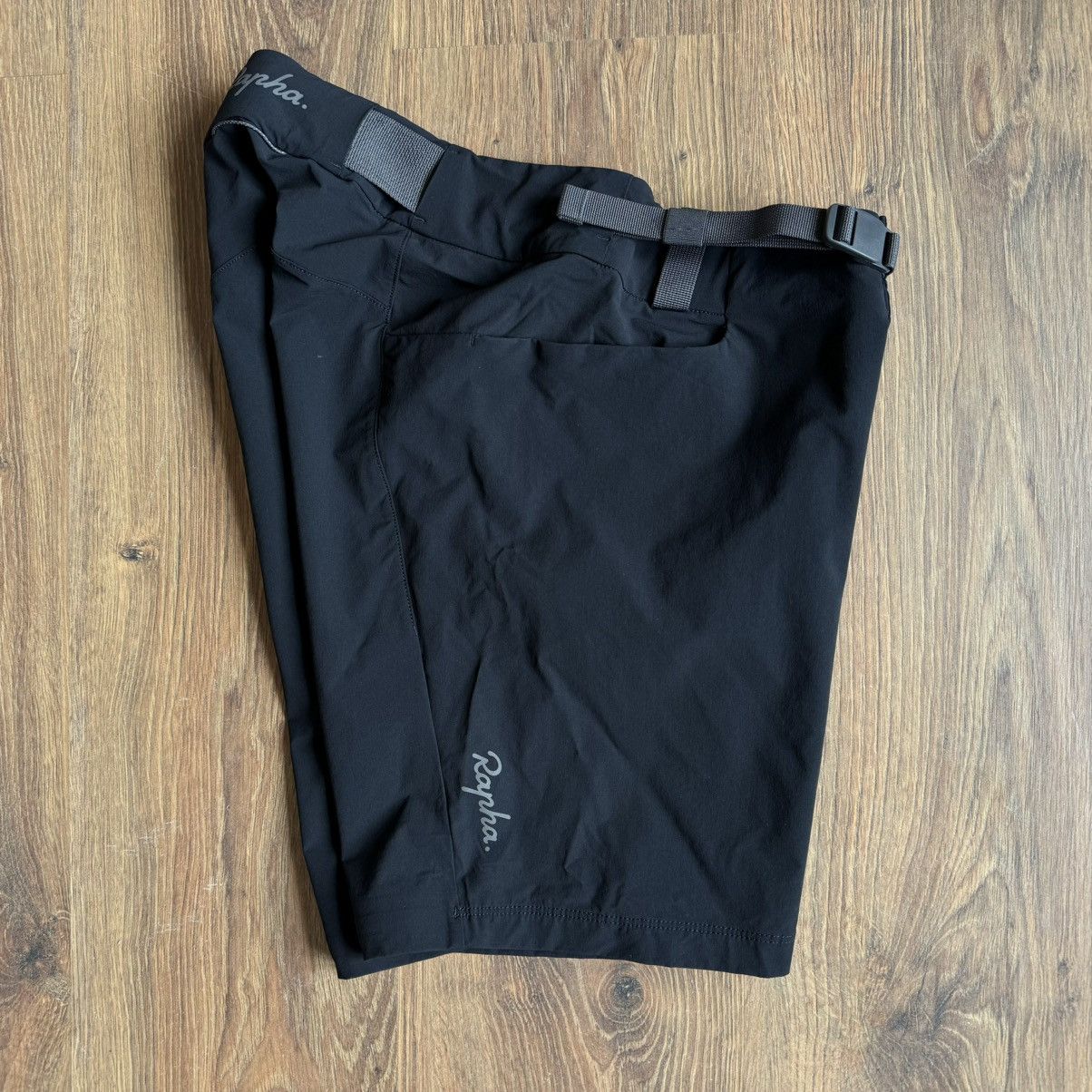 Rapha Rapha Women’s Explore Overshorts Size S Black Cycling Size 28" / US 6 / IT 42 - 3 Thumbnail