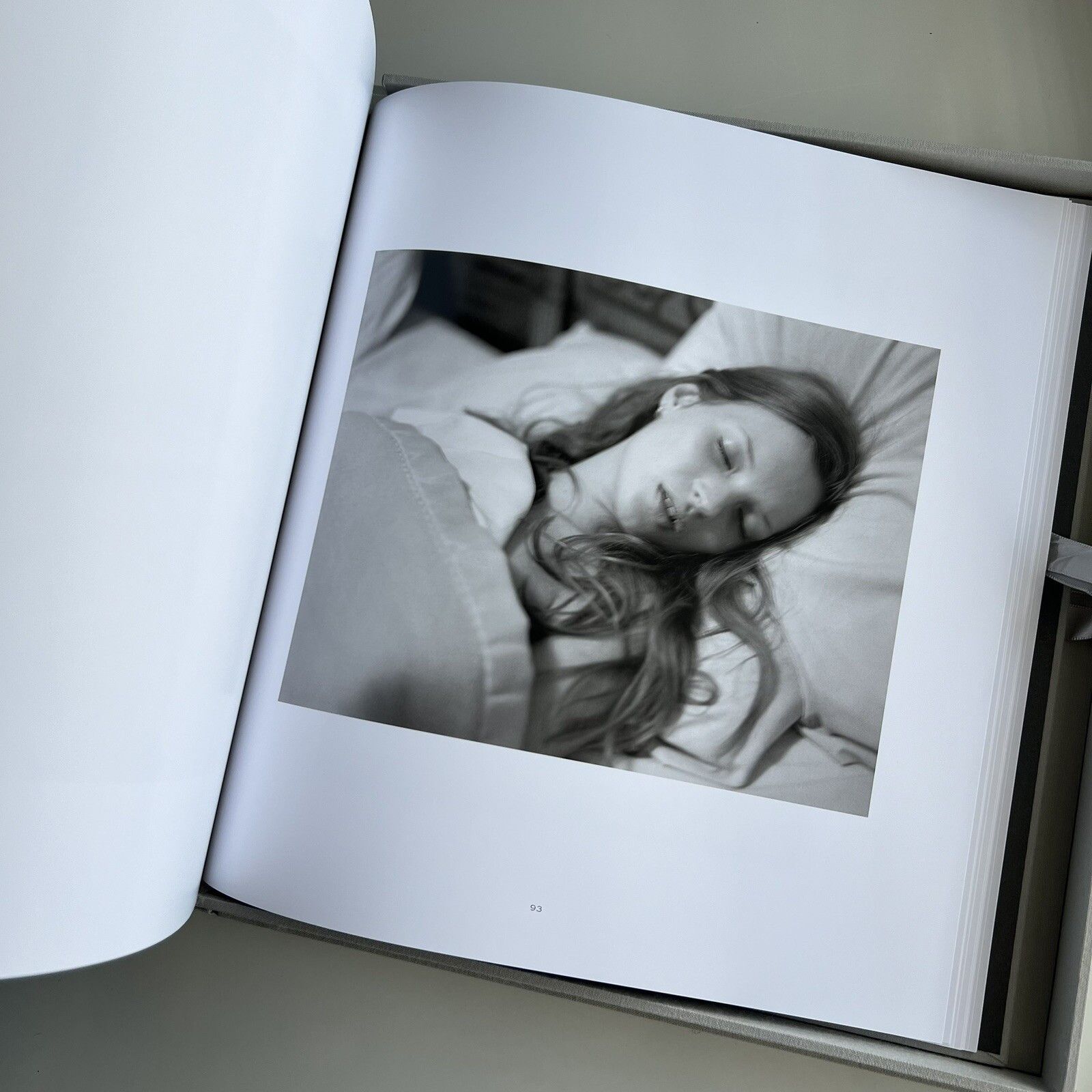 Supreme Kate Moss by Mario Sorrenti Rare Book Signed Copy Ed. Of 100 Size ONE SIZE - 4 Thumbnail