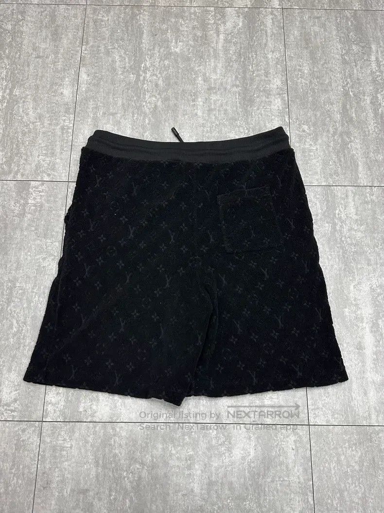 Louis Vuitton Louis Vuitton size m Black dark stripe full print shorts Size US 28 / EU 44 - 2 Thumbnail