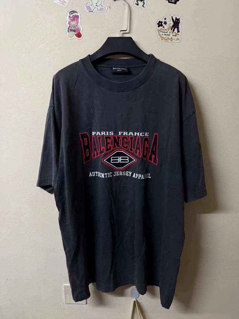 Balenciaga Balenciaga Bat Short Sleeve Black Size US S / EU 44-46 / 1 - 1 Thumbnail