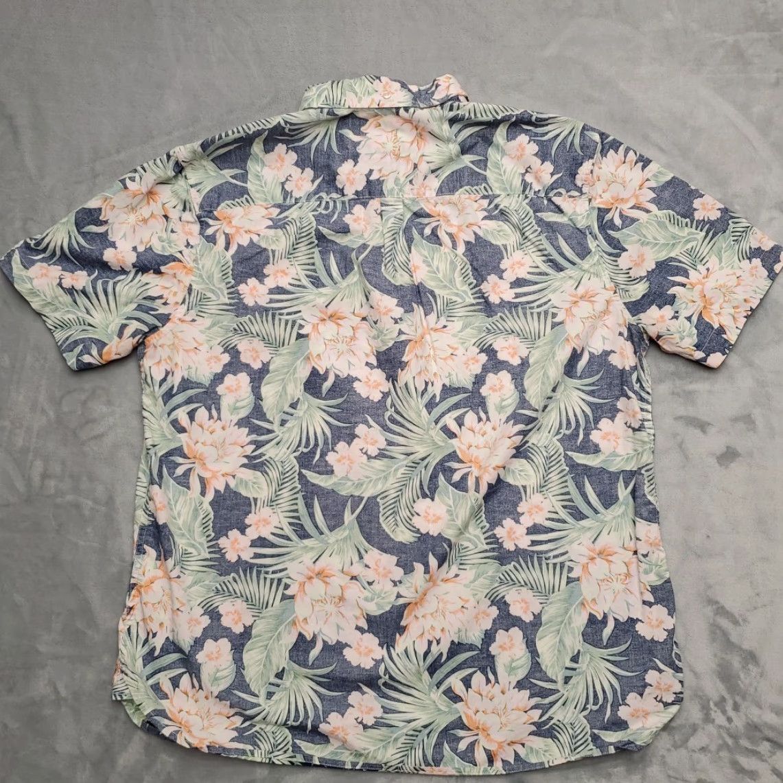 Chubbies VINTAGE Chubbies Shirt Mens XL Blue Floral Hawaiian Aloha Button Up Short Sleeve Reverse Size US XL / EU 56 / 4 - 6 Thumbnail
