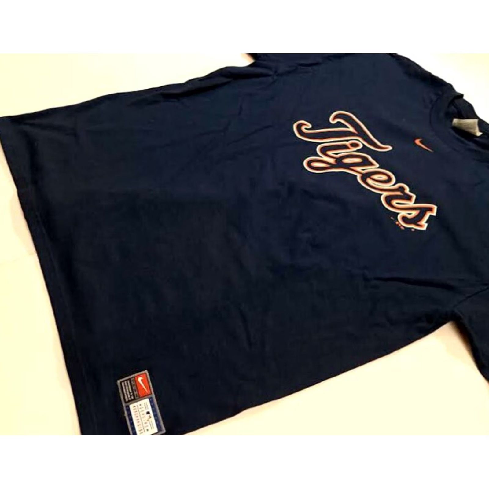 Nike VINTAGE Detroit Tigers Nike T-Shirt XL Blue Men Short Sleeve Baseball 2004 Center Swoosh EUC Size US XL / EU 56 / 4 - 3 Thumbnail