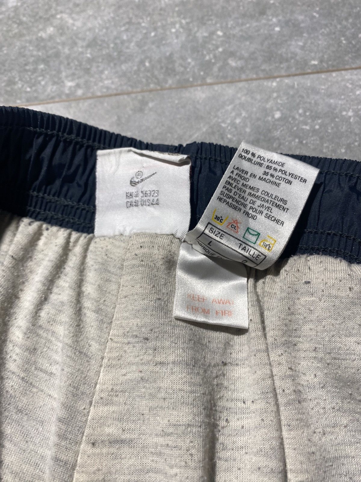 Nike × Vintage Vintage Nike Nylon Beaverton Oregon Track Pants L Size US 34 / EU 50 - 8 Thumbnail