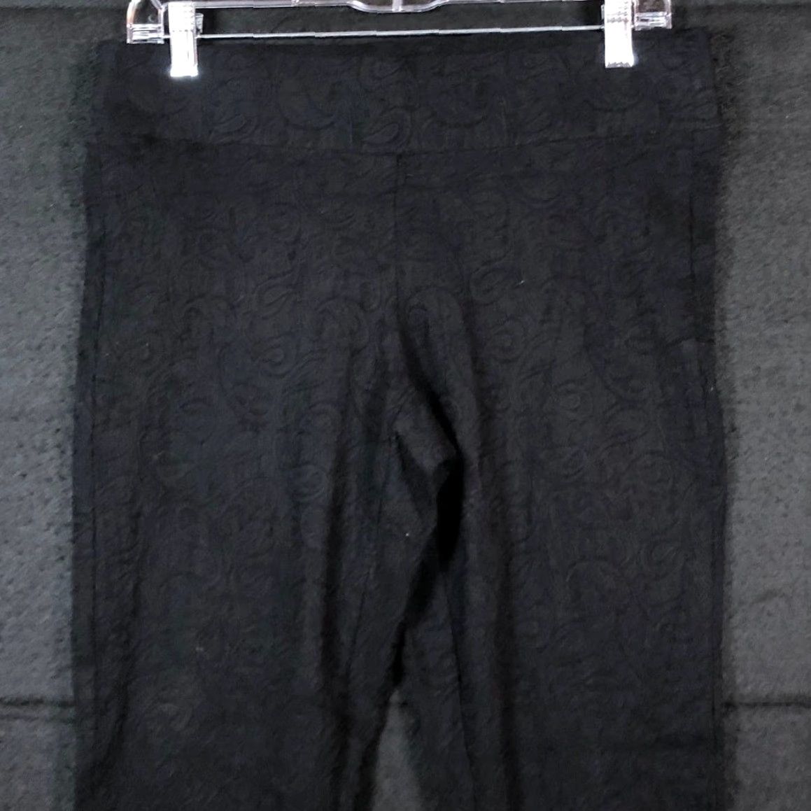 Torrid Torrid Black Pull On High Rise Textured Floral Pants Womens Slimming Stretch 00 Size 24" / US 00 / IT 34 - 2 Thumbnail