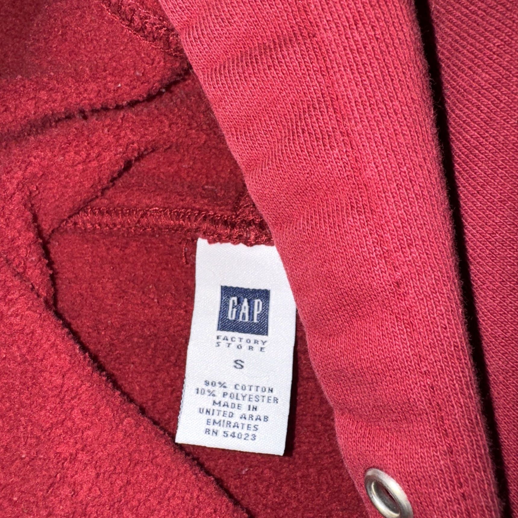 Gap VINTAGE Gap Hoodie Men Small Red Pullover 22x25 90s 00s Size US S / EU 44-46 / 1 - 3 Thumbnail