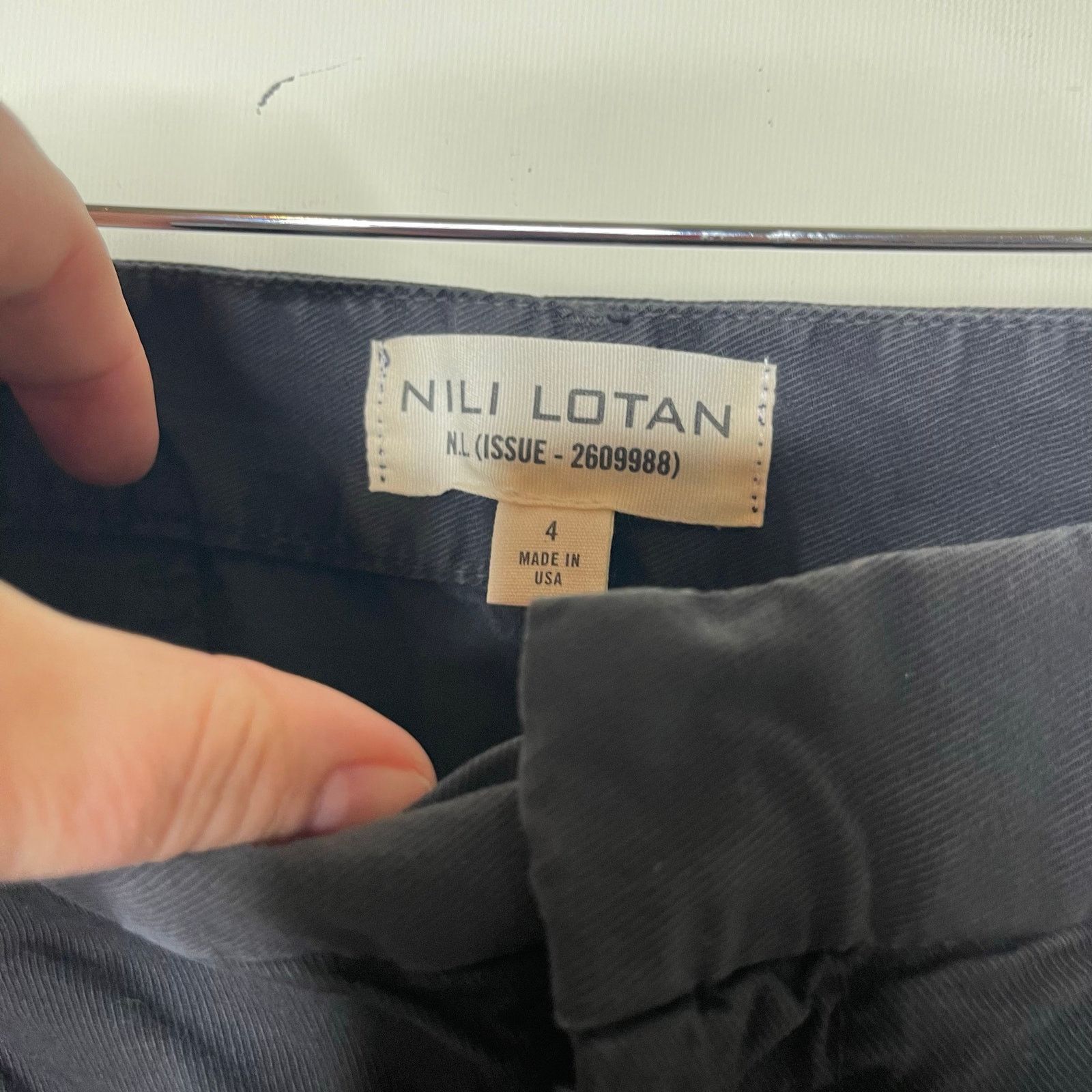 Nili Lotan Nili Lotan grey cropped pants with green side stripe sz 4 Size 27" / US 4 / IT 40 - 2 Thumbnail