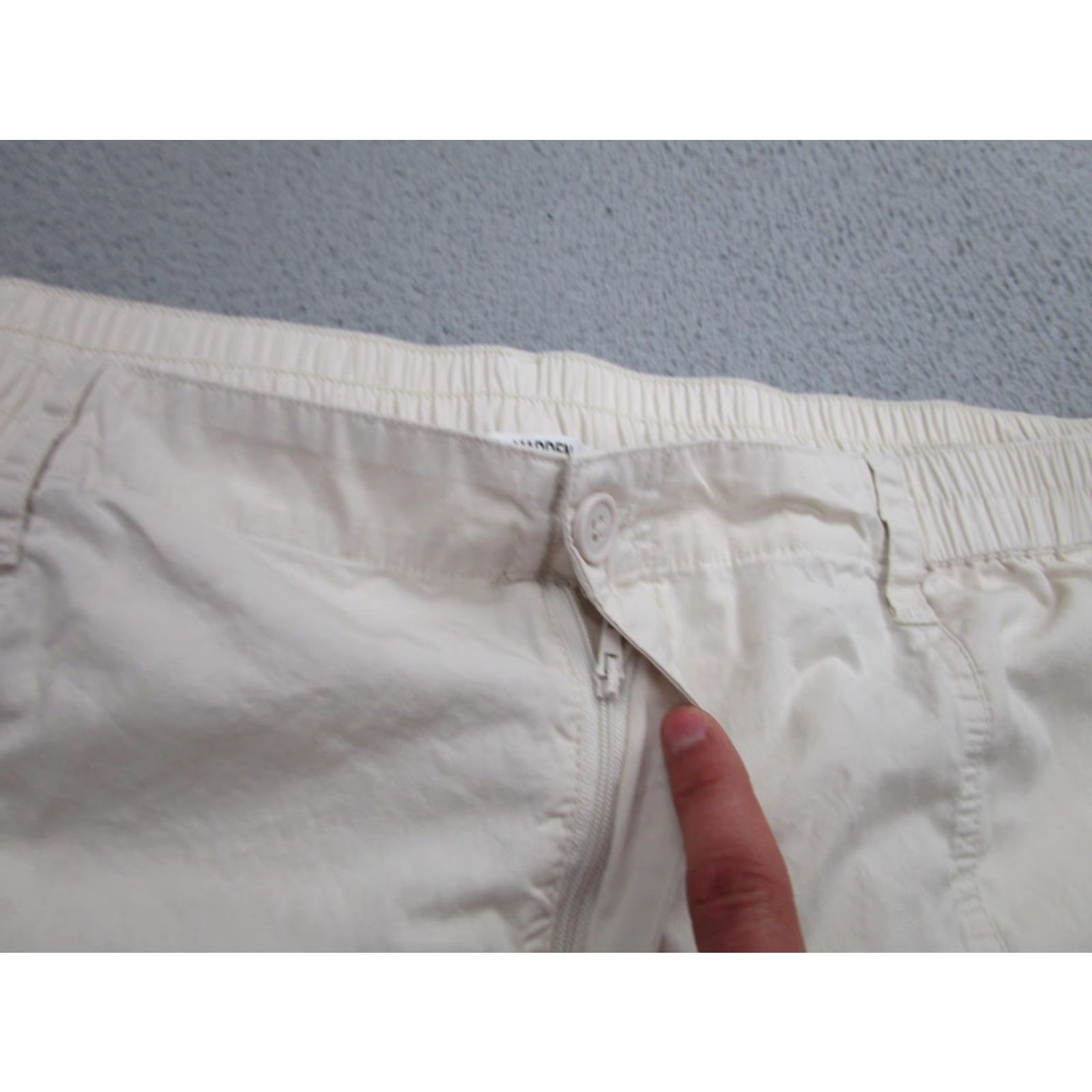 Vintage MADDEN NYC Plus Cargo Pants Womens 4X Ivory Capri 3/4 Elastic Waist Drawcord Size 40" / US 18 - 7 Thumbnail