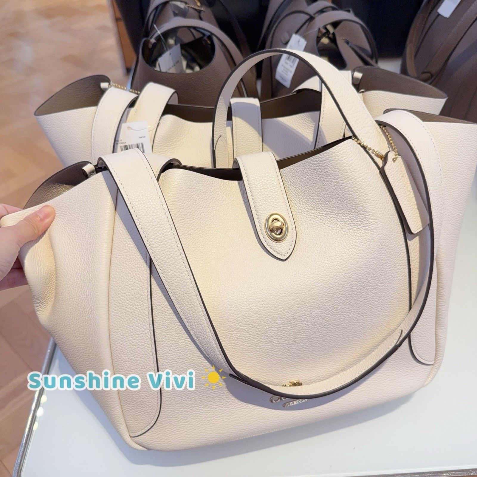 Coach NWT Coach Hadley Turnlock Tote Bag Leather CAL17 Gold/Chalk Size ONE SIZE - 2 Thumbnail