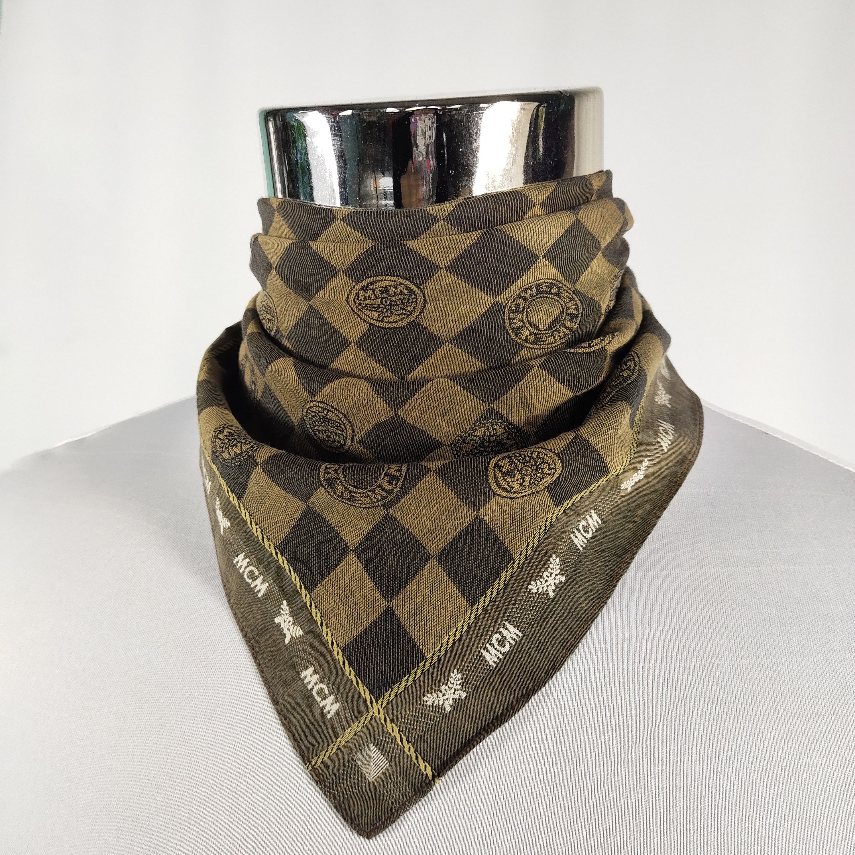 MCM × Vintage MCM Handkerchief / Neckerchief / Bandana FZ708 Size ONE SIZE - 1 Thumbnail