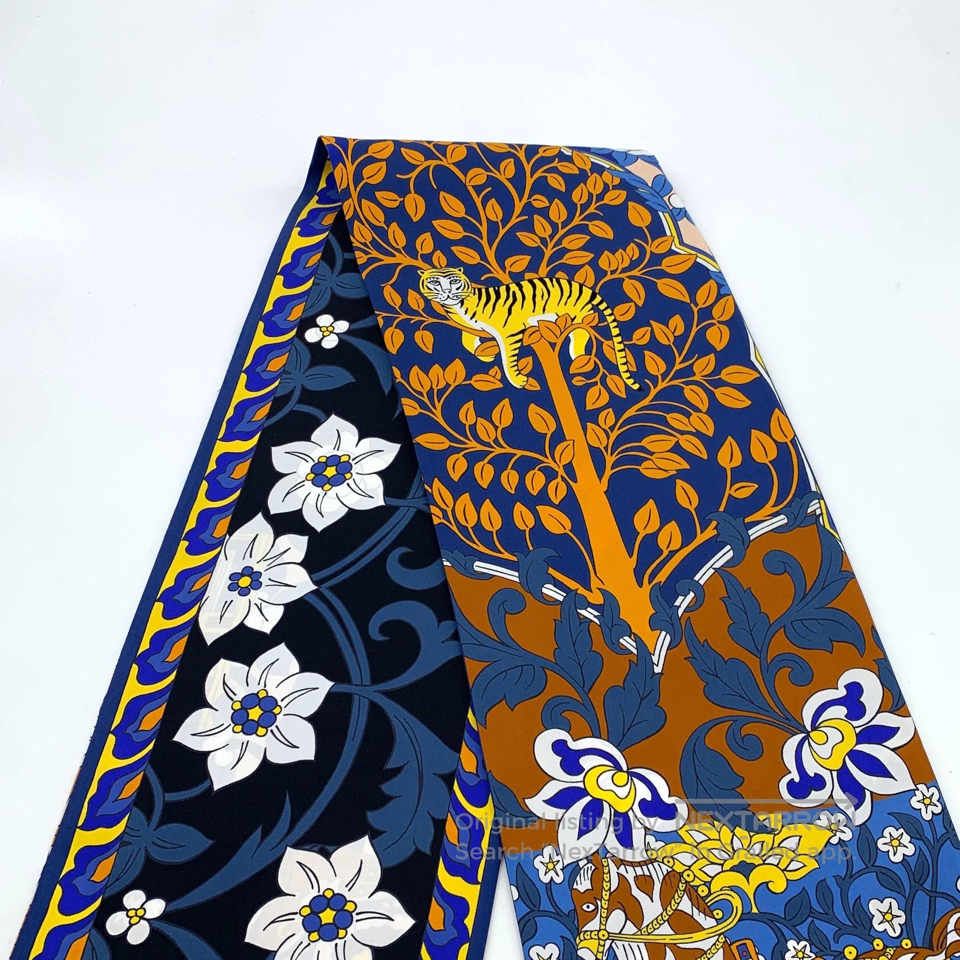 Salvatore Ferragamo Salvatore Ferragamo Dark Blue Floral Animal Print Silk Sca Size ONE SIZE - 4 Thumbnail