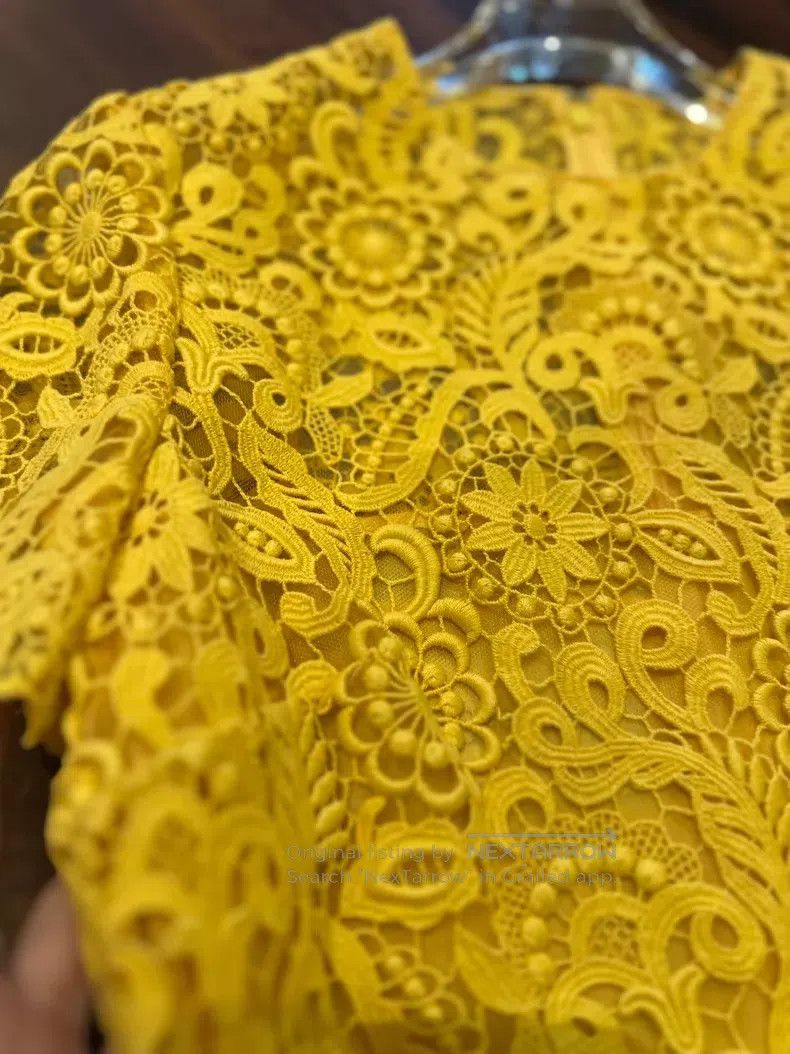 Valentino Valentino Yellow lace dress Size S / US 4 / IT 40 - 6 Thumbnail