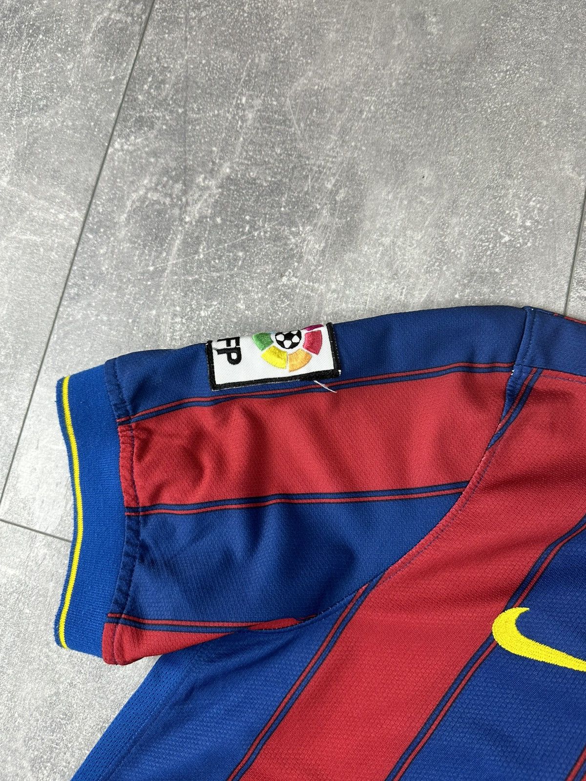 Nike Nike Barcelona FC #9 Ibrahimovic 2009/10 Home Soccer Jersey Size US M / EU 48-50 / 2 - 9 Thumbnail