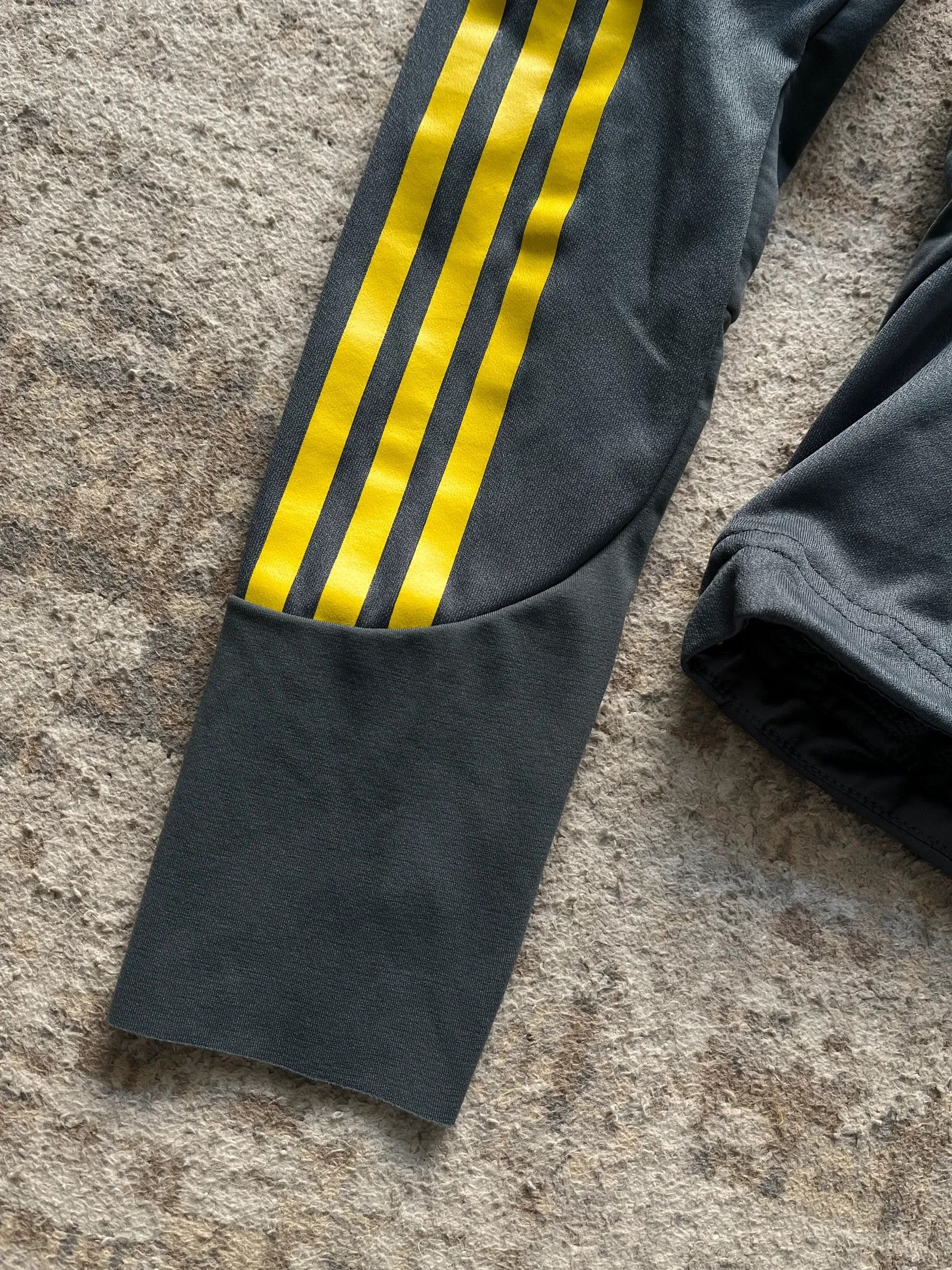 Adidas Adidas Sz 44 / 12 / L Track Jacket Rare 2013 Windbreaker Size L / US 10 / IT 46 - 5 Thumbnail