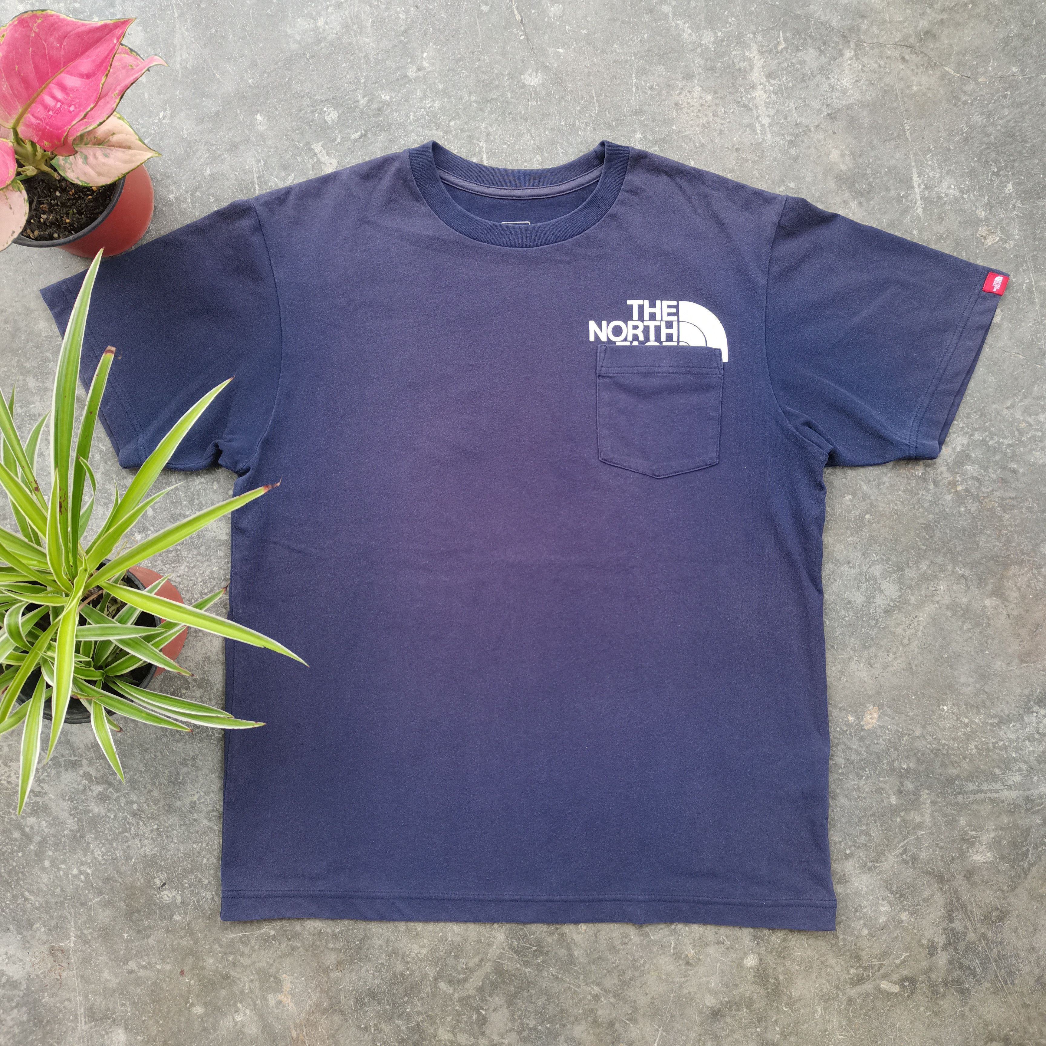 The North Face × Vintage Vintage THE NORTH FACE Single Pocket Tshirt Size US L / EU 52-54 / 3 - 1 Thumbnail
