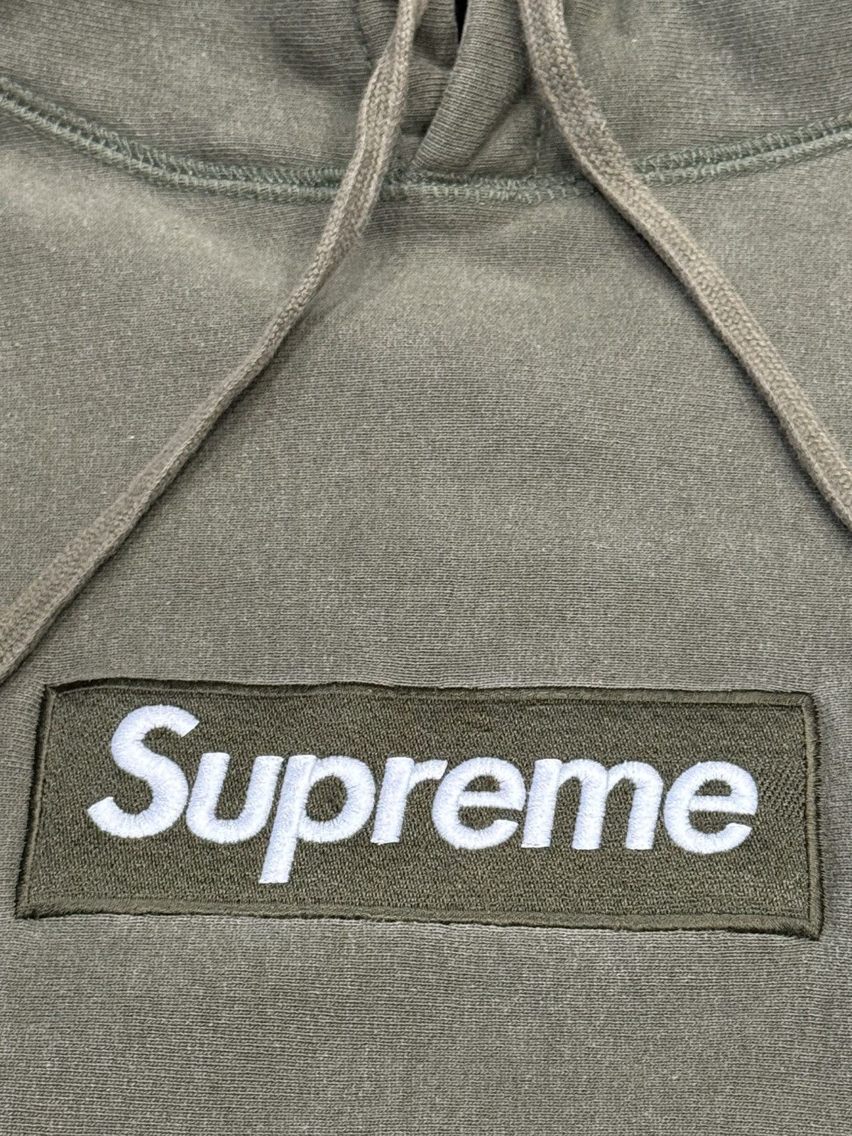 Supreme Supreme 2011 Olive Box Logo Hoodie Size US L / EU 52-54 / 3 - 2 Thumbnail