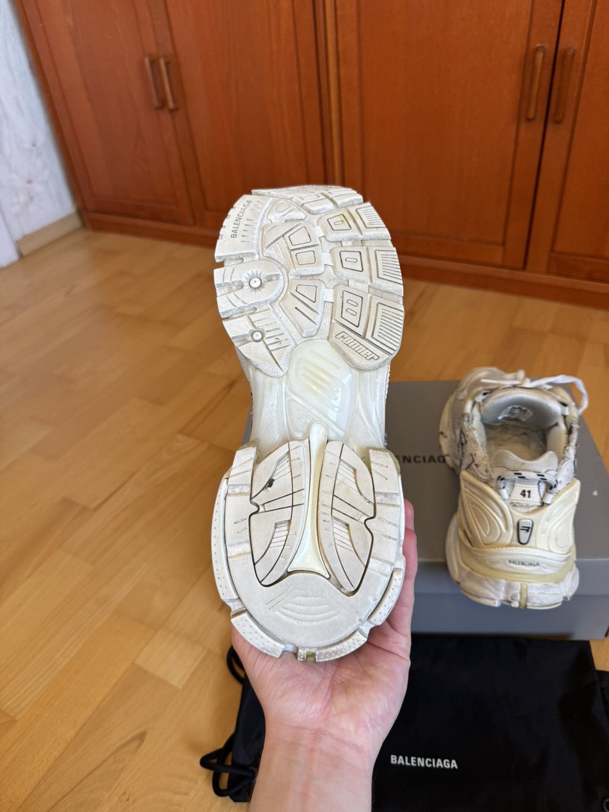 Balenciaga Balenciaga Runner Triple White Made In Italy Size US 8 / EU 41 - 9 Thumbnail
