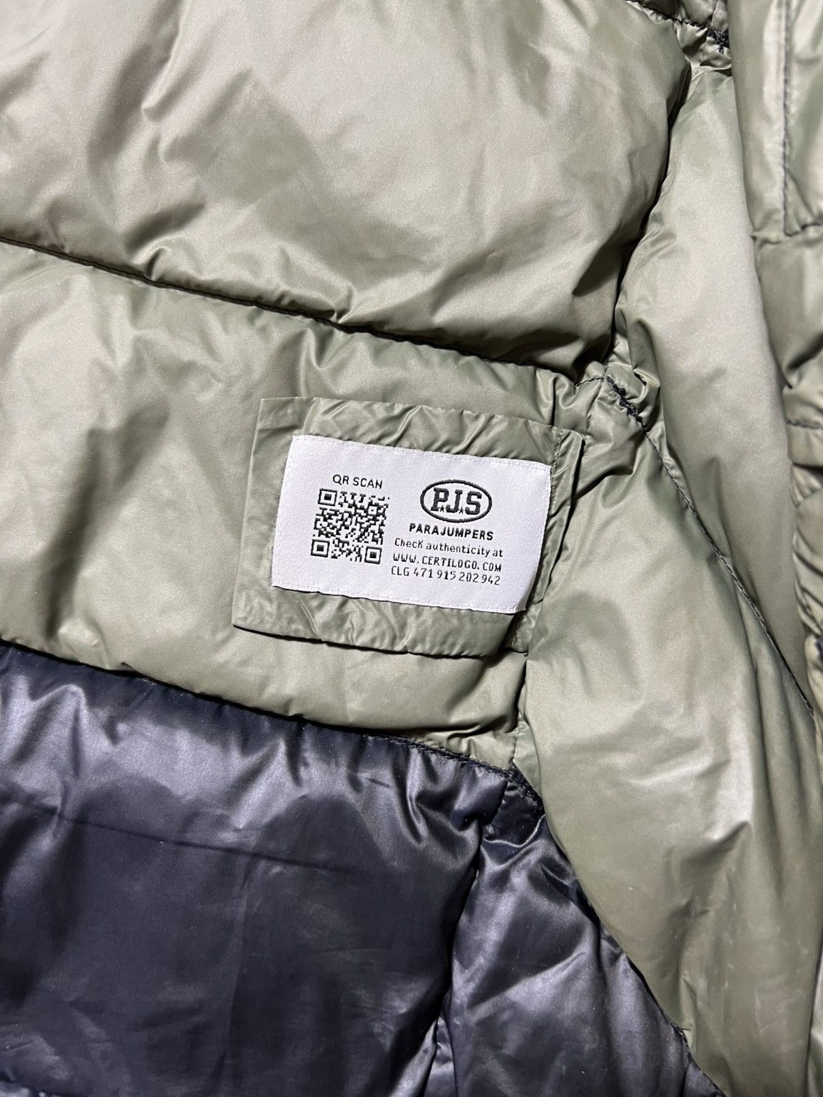 Parajumpers 🖤 PARAJUMPERS GREG DOWN JACKET — BLACK — SIZE L Size US L / EU 52-54 / 3 - 14 Thumbnail