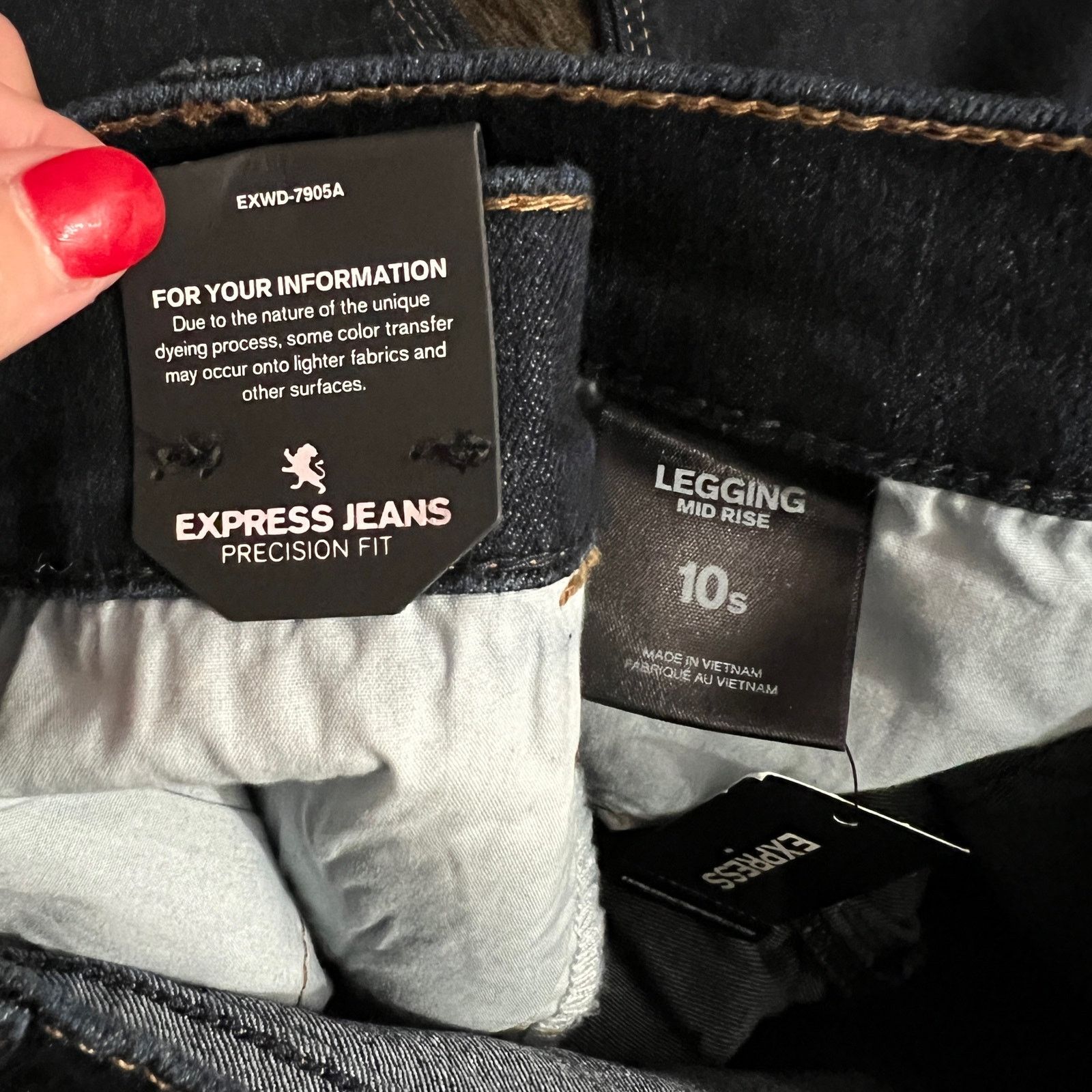 Express Precision Fit Dark Wash Mid Rise Legging Jean Jegging Size 32" / US 10 / IT 46 - 5 Thumbnail