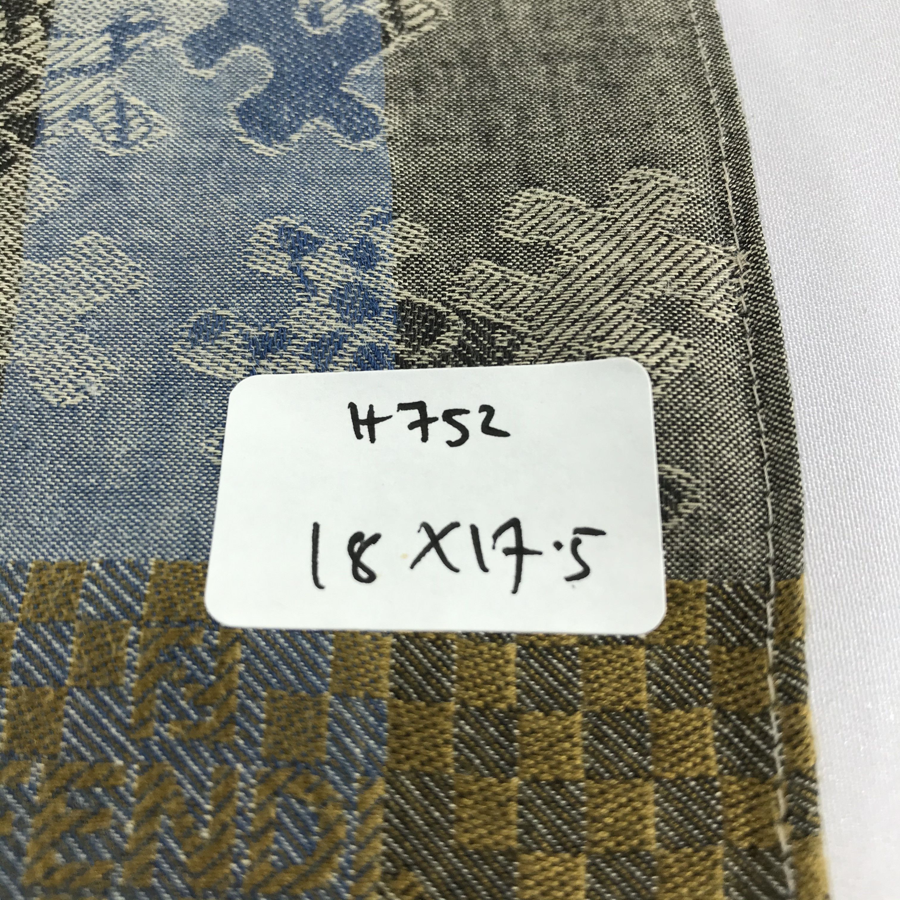 Japanese Brand VINTAGE Fendi Jigsaw Handkerchief Bandana Neckerchief H752 Size ONE SIZE - 5 Thumbnail