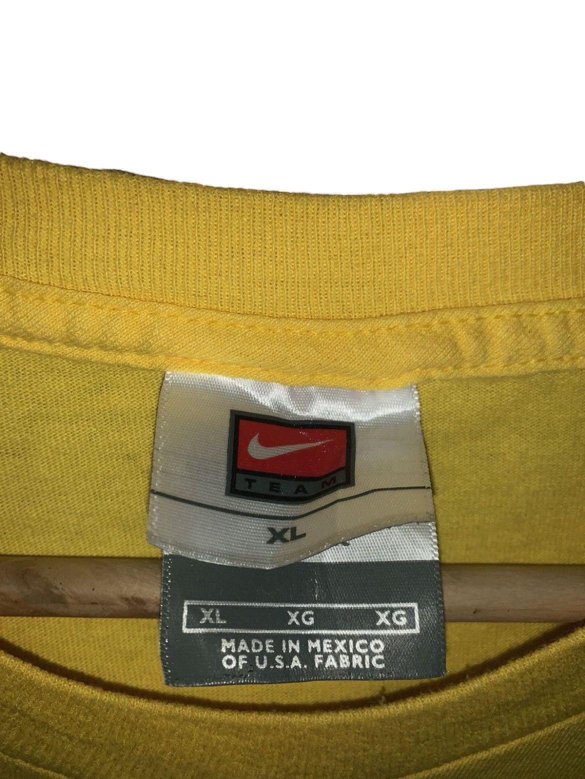 Nike RARE!!!Nike RONALDINHO 10(BRAZIL) T-shirt Size US XL / EU 56 / 4 - 3 Thumbnail