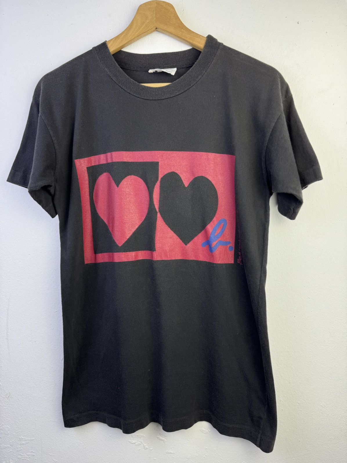 agnes b. vintage Agnès b. t-shirt with a dual-heart graphic Size US S / EU 44-46 / 1 - 3 Thumbnail