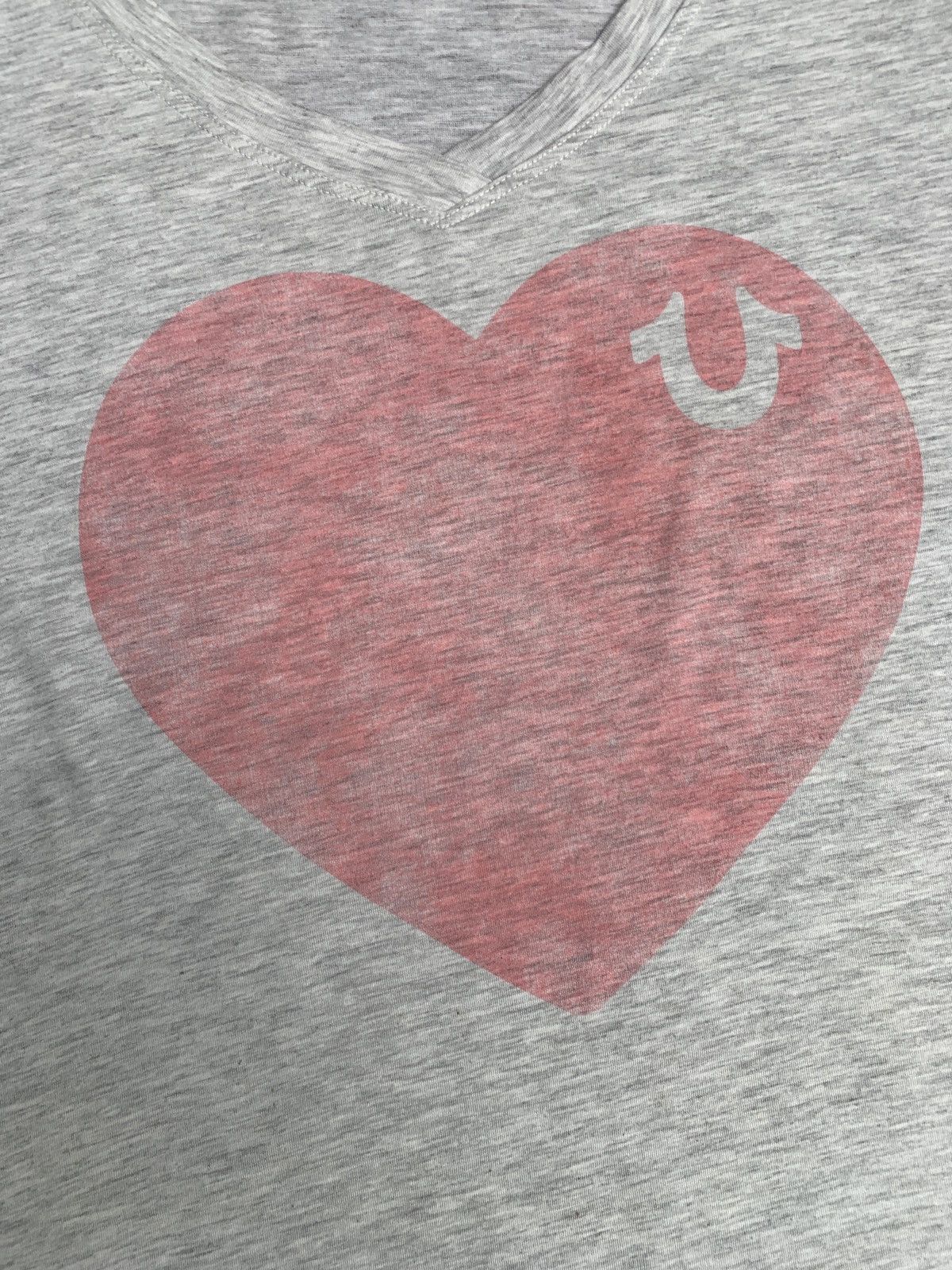 True Religion True Religion USA Heather Grey Big Love Graphic V Neck Top Size M / US 6-8 / IT 42-44 - 3 Thumbnail