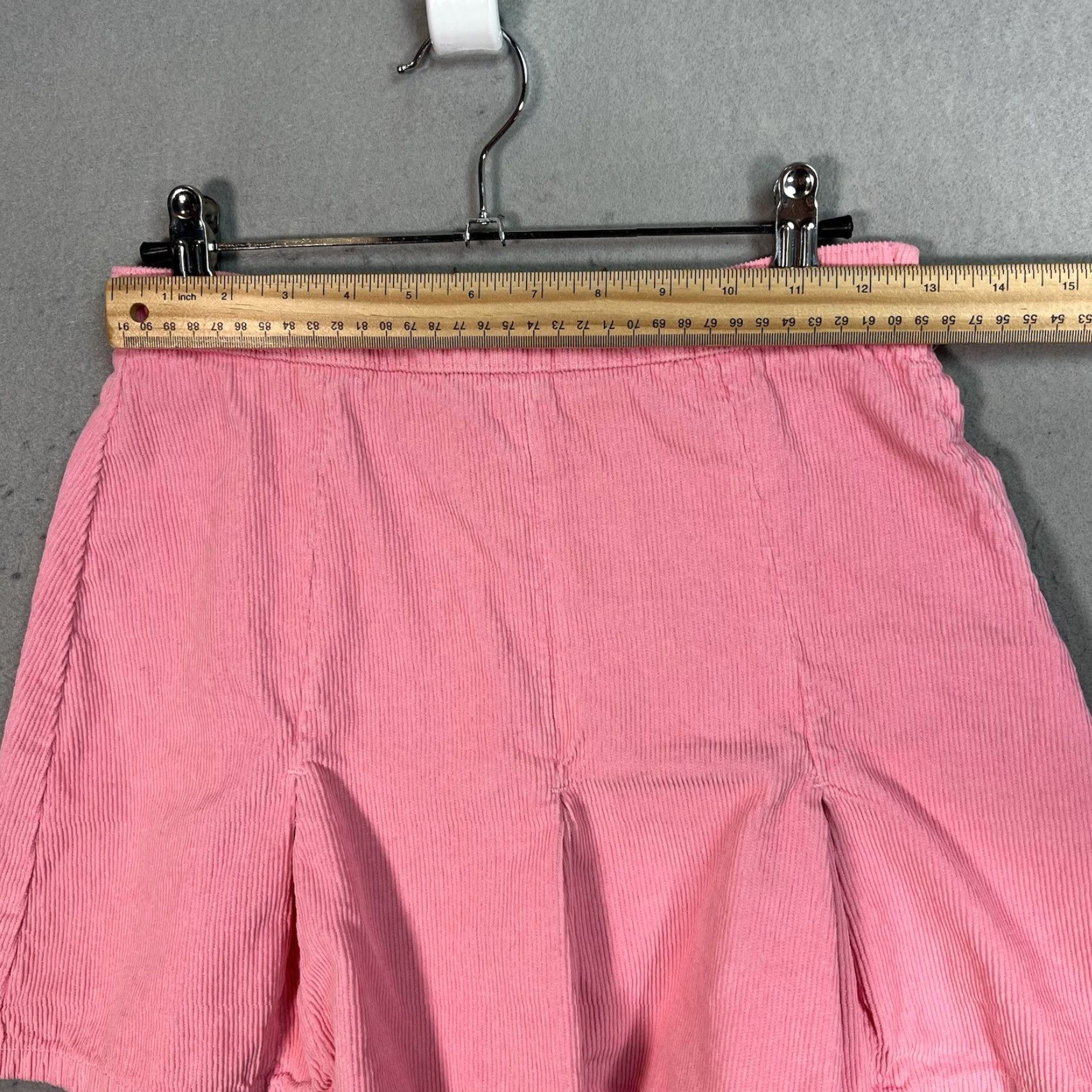 Urban Outfitters BDG Urban Outfitters Short Pink Corduroy Skater Pleated Skirt Side Zip Sz Small Size 28" / US 6 / IT 42 - 2 Thumbnail