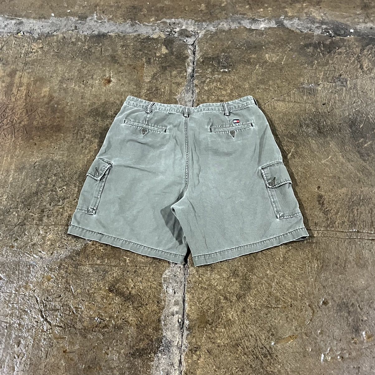 Tommy Hilfiger × Vintage Tommy Hilfiger Vintage Y2K Cargo Shorts Utility Skater Size US 36 / EU 52 - 1 Thumbnail