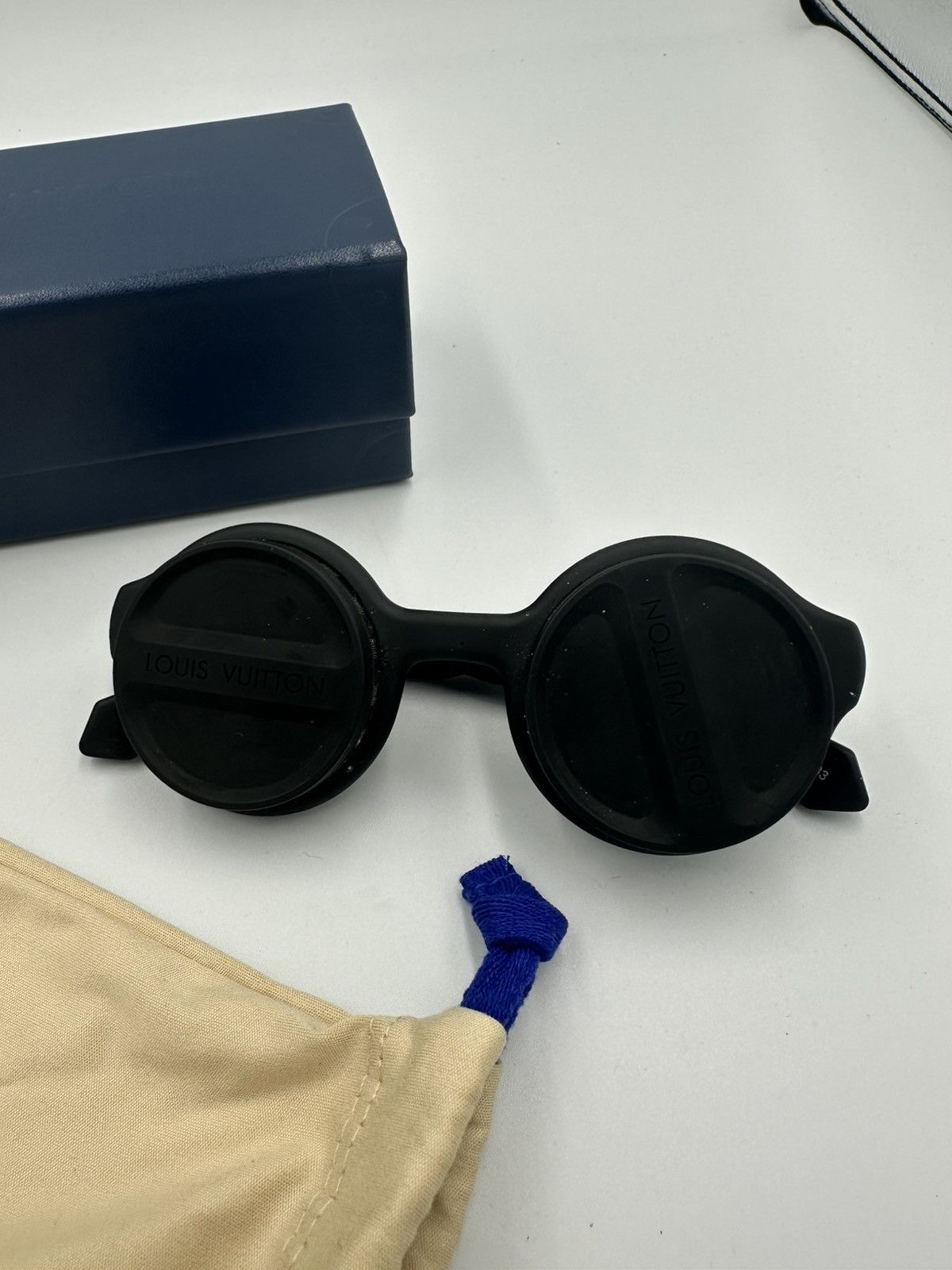 Louis Vuitton Louis Vuitton Camera Lens Sunglasses Size ONE SIZE - 9 Thumbnail