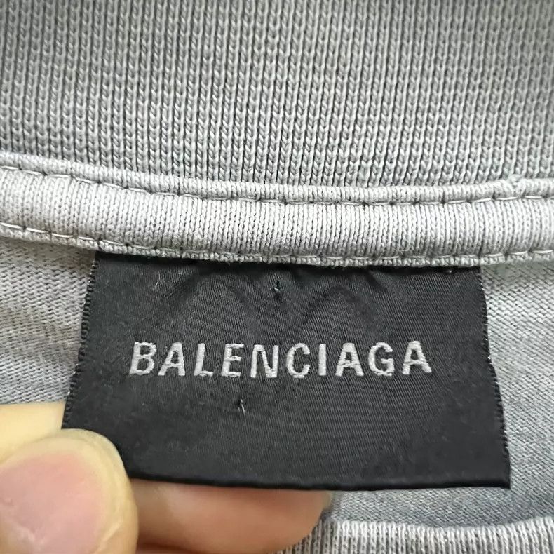 Balenciaga Balenciaga Grey Small Logo Embroidery Short Sleeve Size US S / EU 44-46 / 1 - 3 Thumbnail