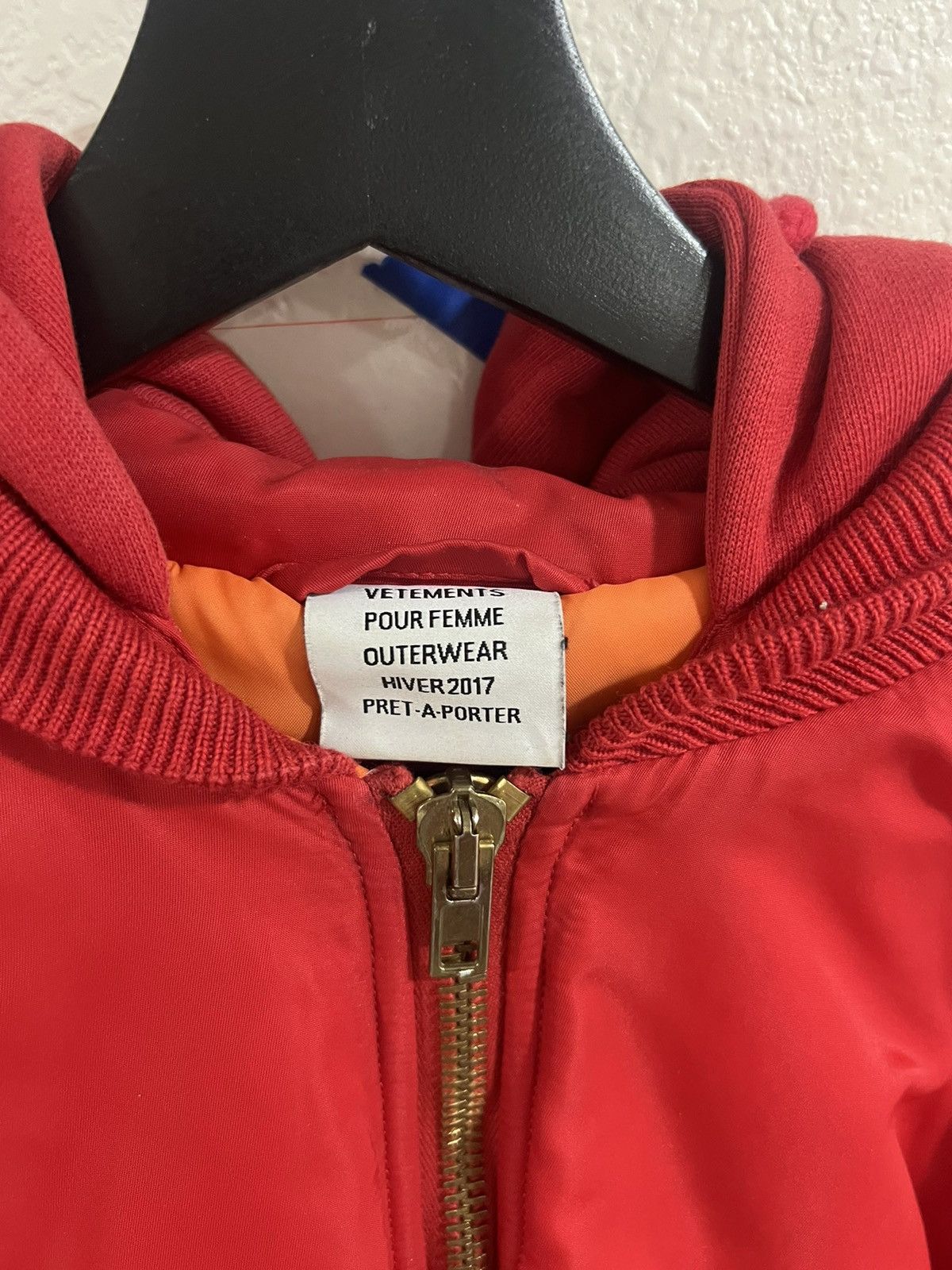 Vetements Vetements Red Cropped Bomber Jacket Size US S / EU 44-46 / 1 - 2 Thumbnail