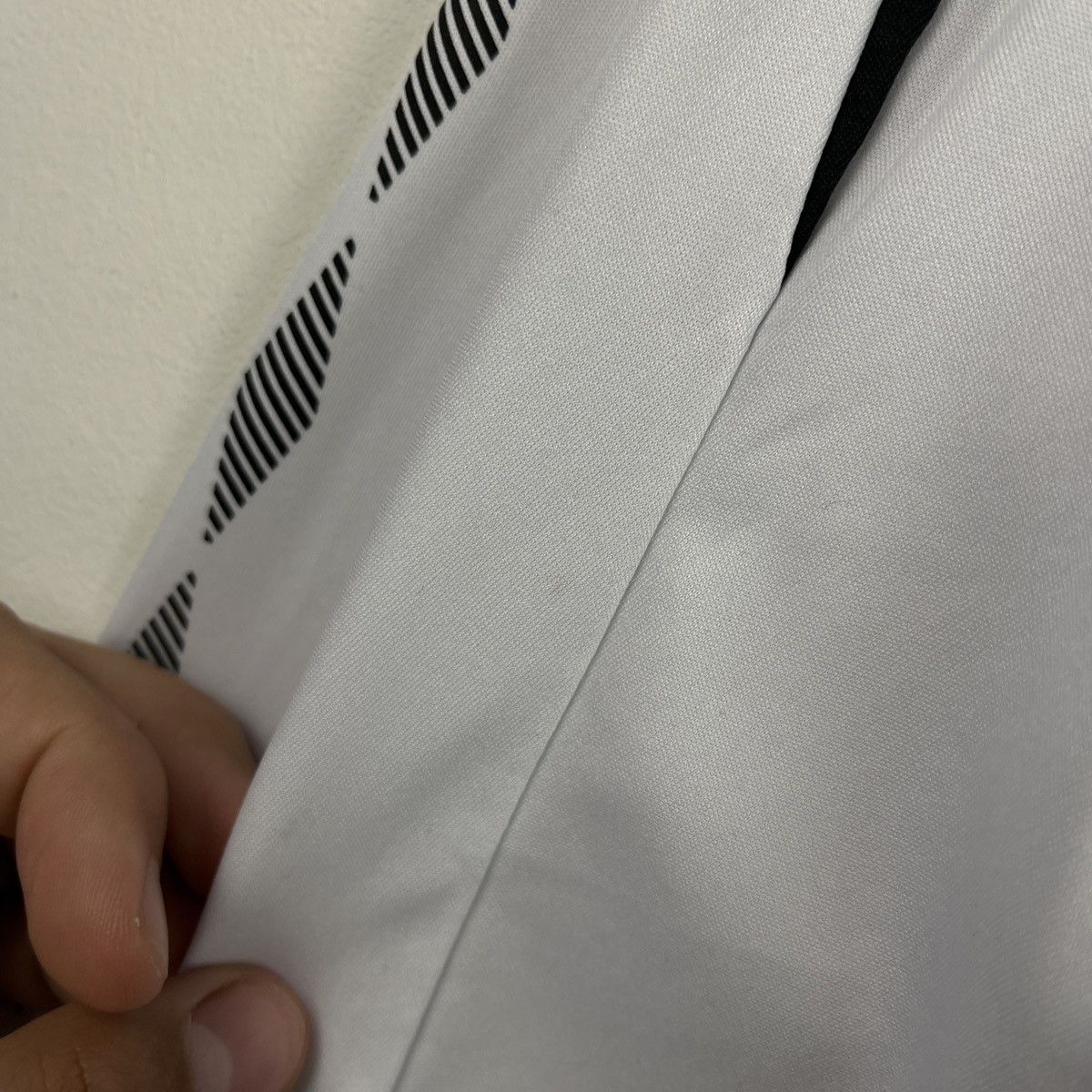 Umbro Umbro B.I.L 17 Norway Jersey Soccer Blockcore Vintage 90s Size US M / EU 48-50 / 2 - 9 Thumbnail