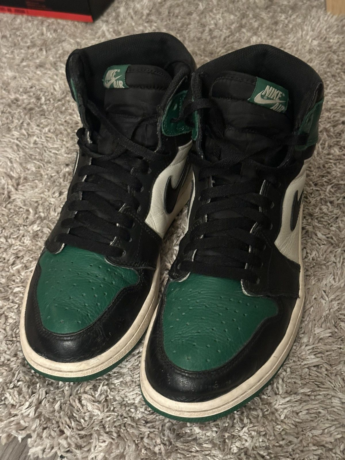 Nike Nike Air Jordan Retro High OG Pine Green Size US 10 / EU 43 - 1 Thumbnail