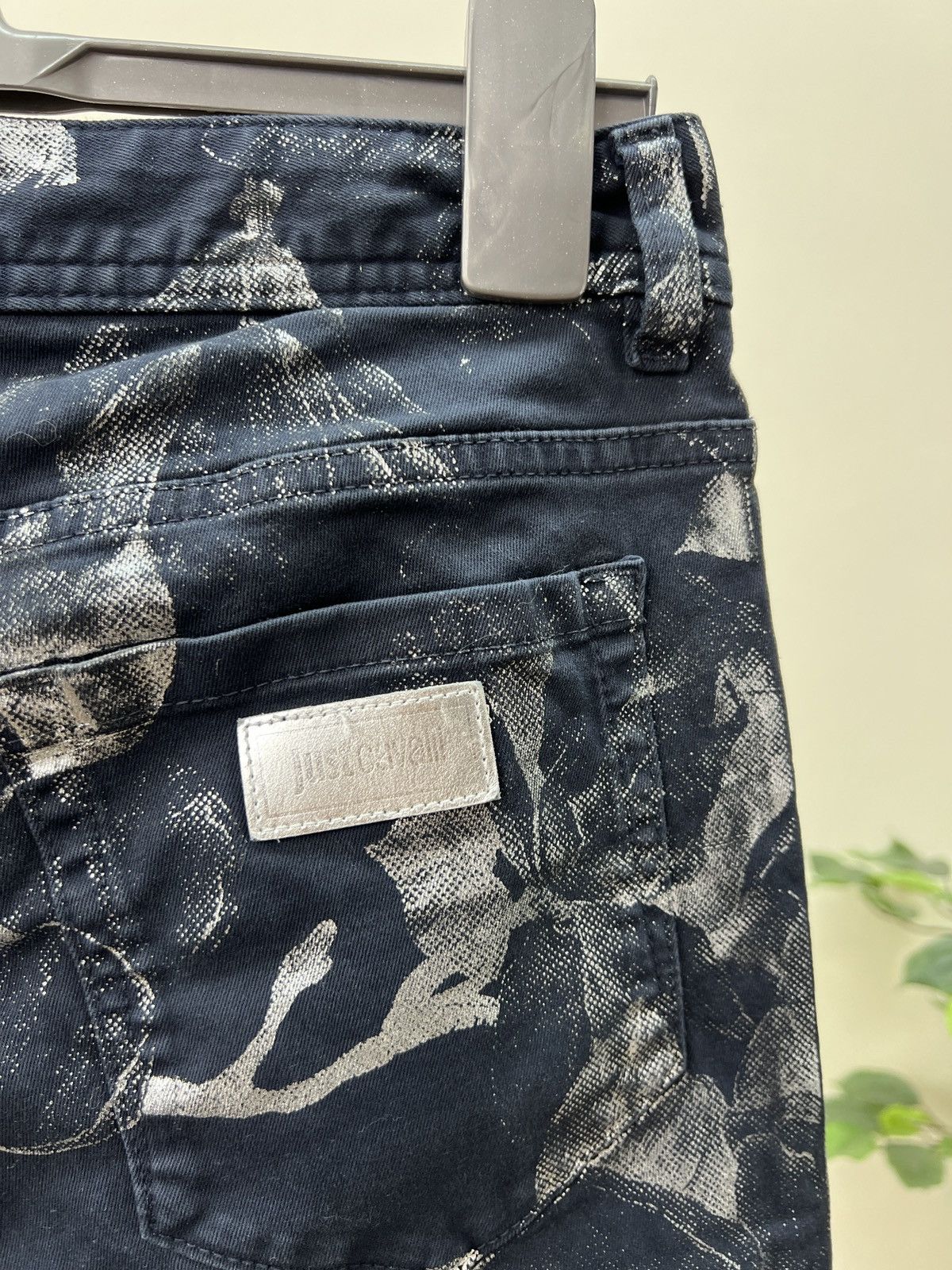 Just Cavalli Vintage Just Cavalli Skinny Fit women’s Pants Floral Print Size 28" / US 6 / IT 42 - 8 Thumbnail