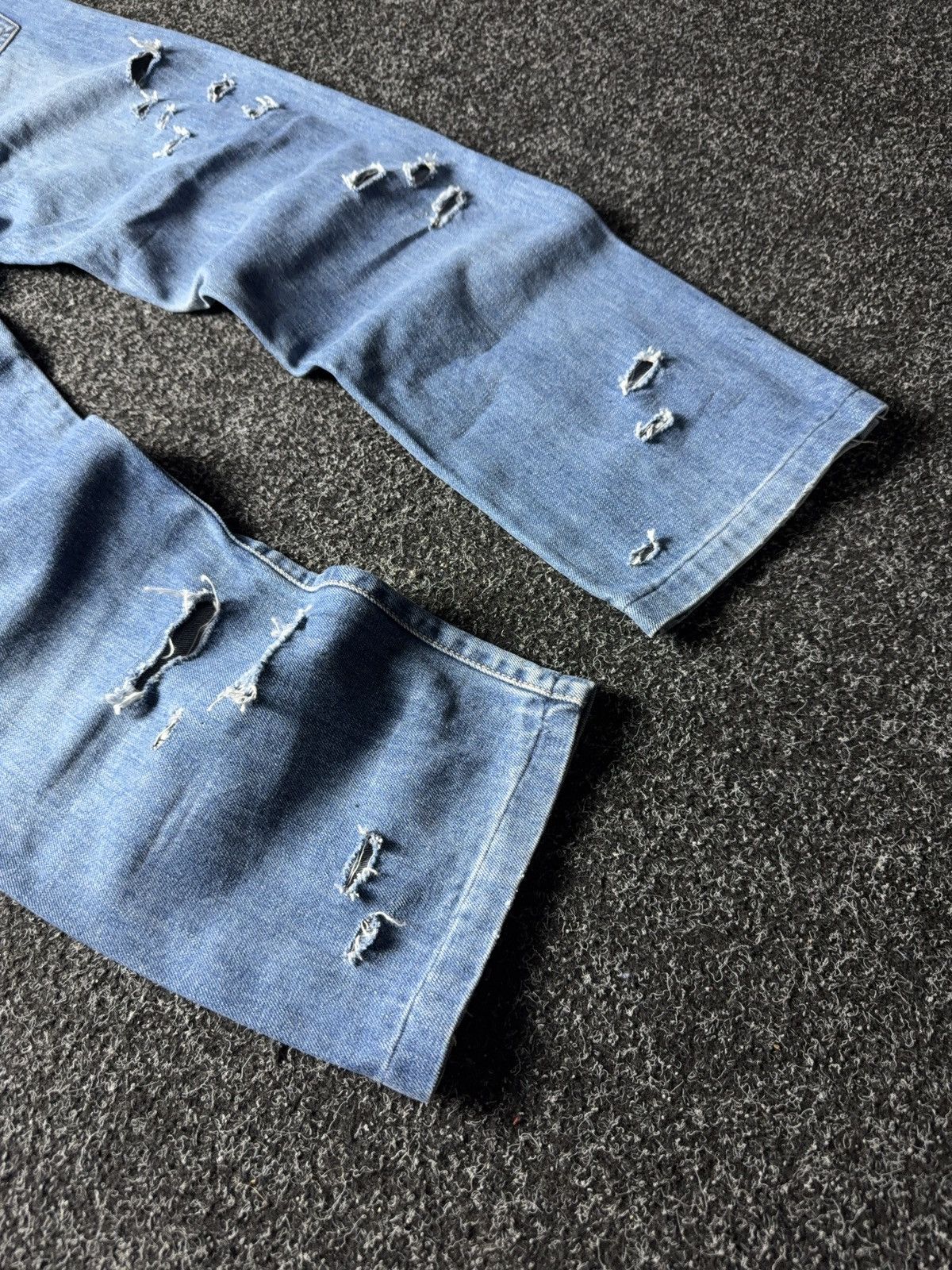 Diesel Retro 90s Diesel Distressed Jeans Made in Italy By Diesel Size US 29 - 15 Thumbnail