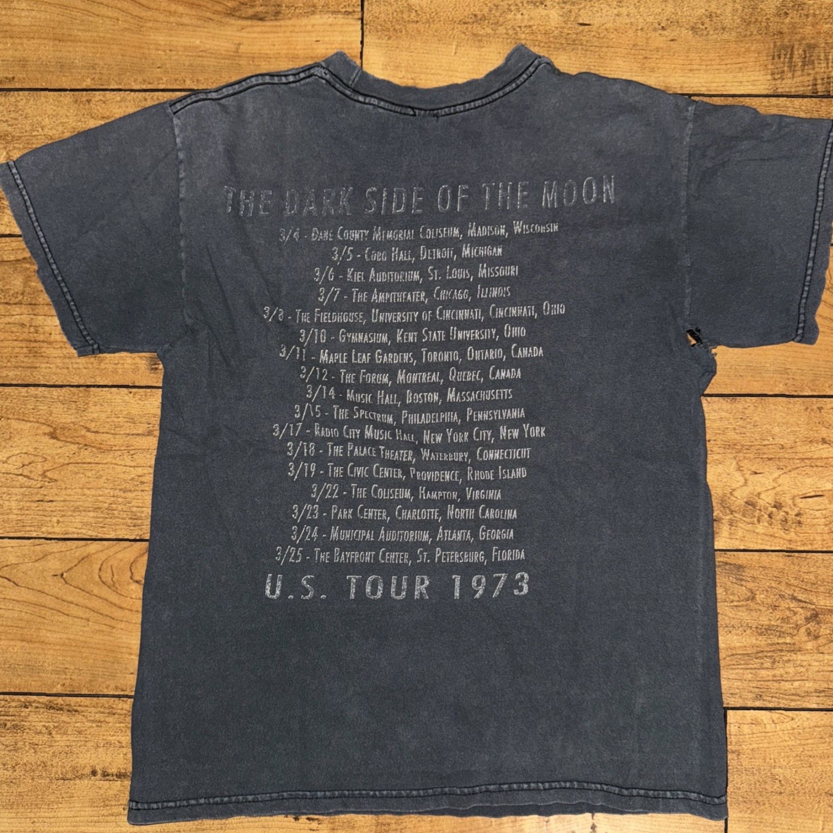 Vintage VINTAGE Pink Floyd Dark Side of the Moon T-Shirt Black Medium 18x24 Distressed Mens T-Shirt" Size US M / EU 48-50 / 2 - 6 Thumbnail