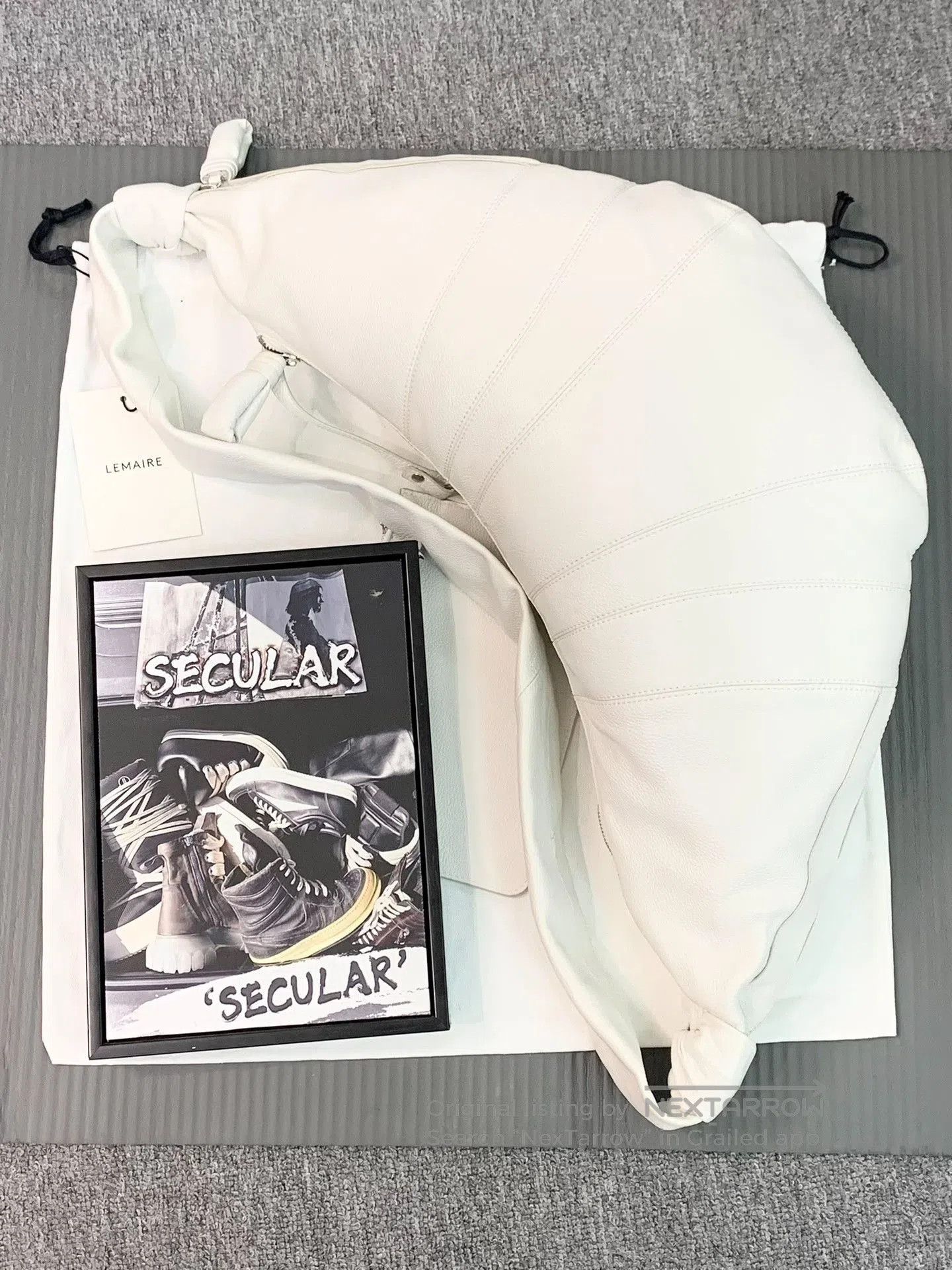 Lemaire Lemaire Large White Cowhide Croissant Bag. Size ONE SIZE - 4 Thumbnail