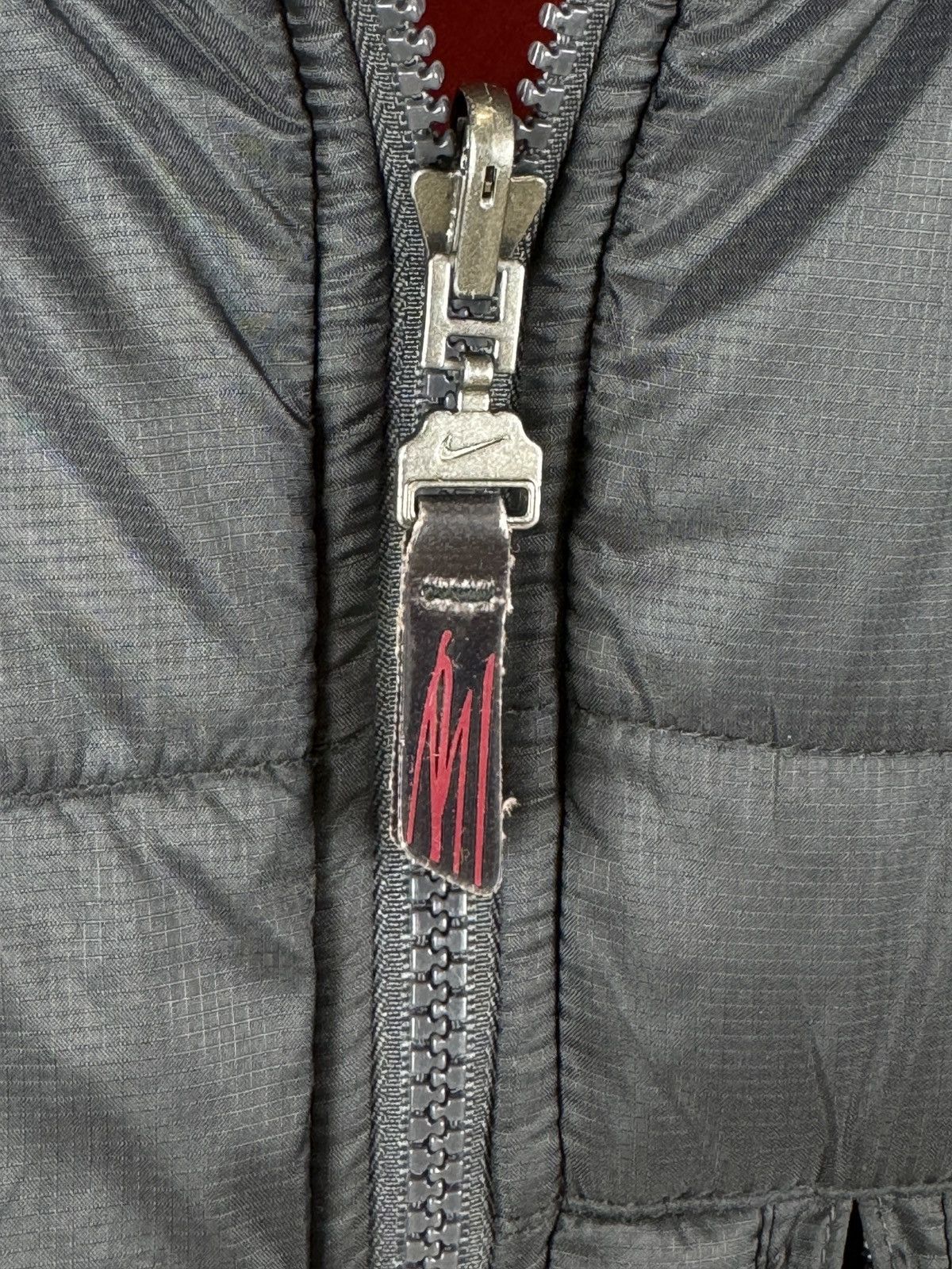 Nike Nike vintage y2k reversible black red nylon quilted vest Size US S / EU 44-46 / 1 - 6 Thumbnail