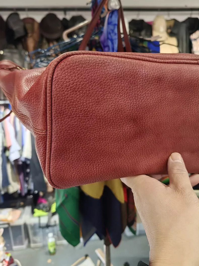 Vivienne Westwood Vivienne Westwood size os Red lily pattern leather shoulder Size ONE SIZE - 7 Thumbnail