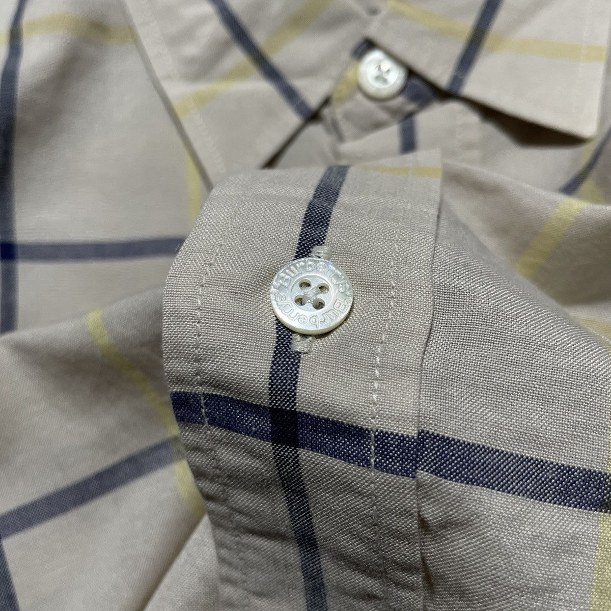 Burberry Burberry Shirts Vintage Motif Size US XL / EU 56 / 4 - 5 Thumbnail