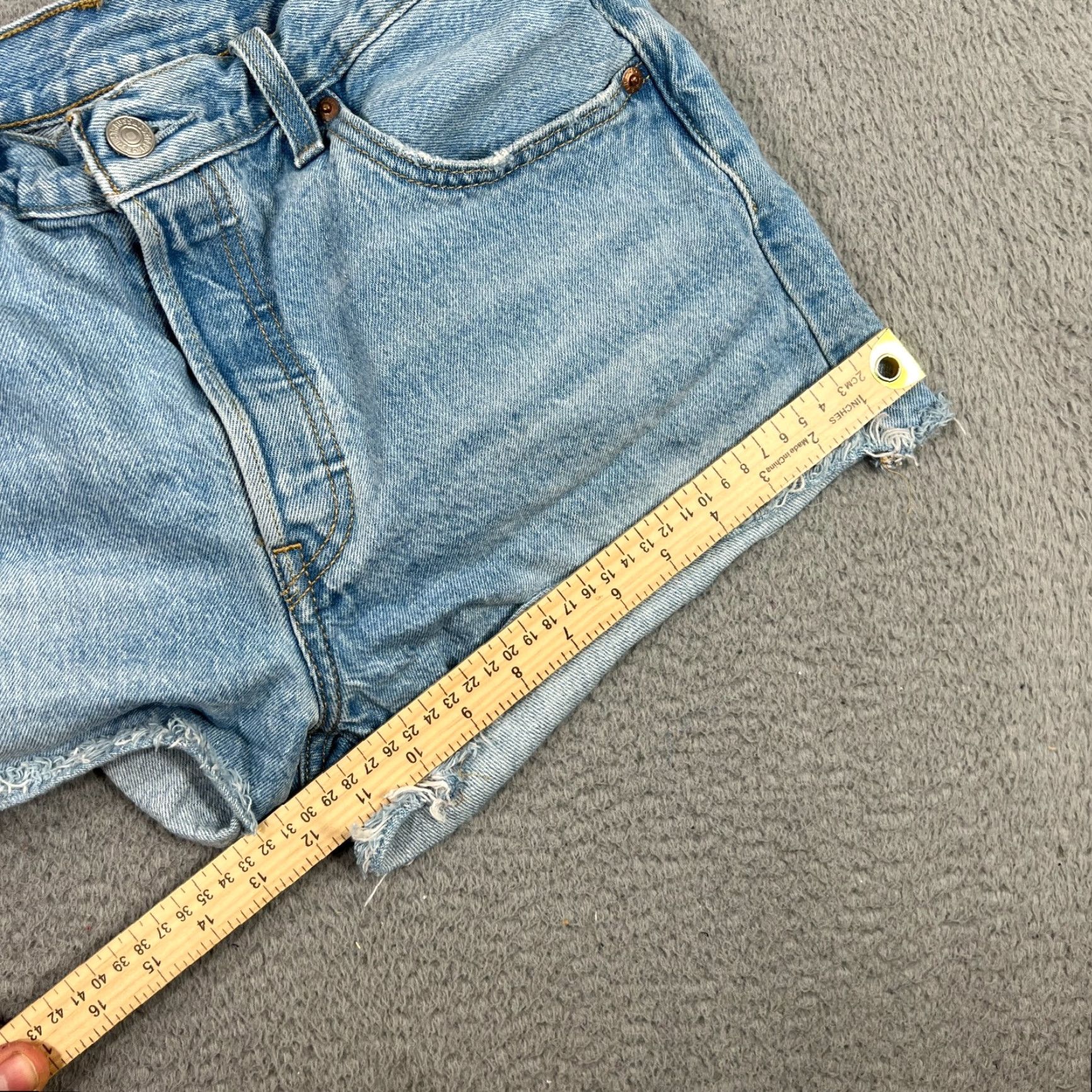 Levi's Levi's 501 Shorts Womens 29 Blue Distressed Button Fly Light Wash Denim 100% Cotton Casual Shorts 80s 90s Womens Size 29" - 2 Thumbnail