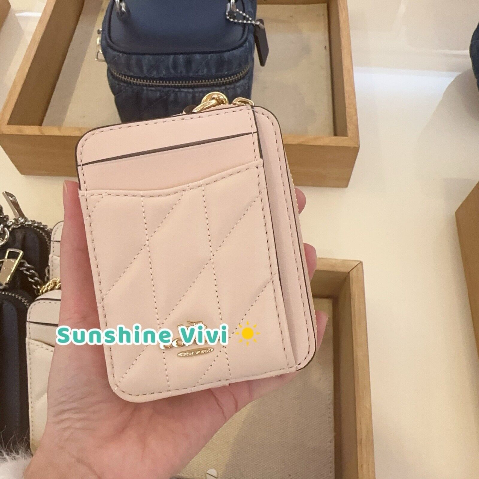 Coach NWT Coach Zip Card Case With Quilting CAR26 Silver