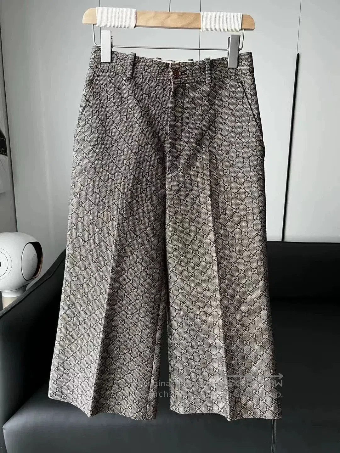 Gucci Gucci Logo Flared Loose Suit Pants. Size 37" - 1 Thumbnail
