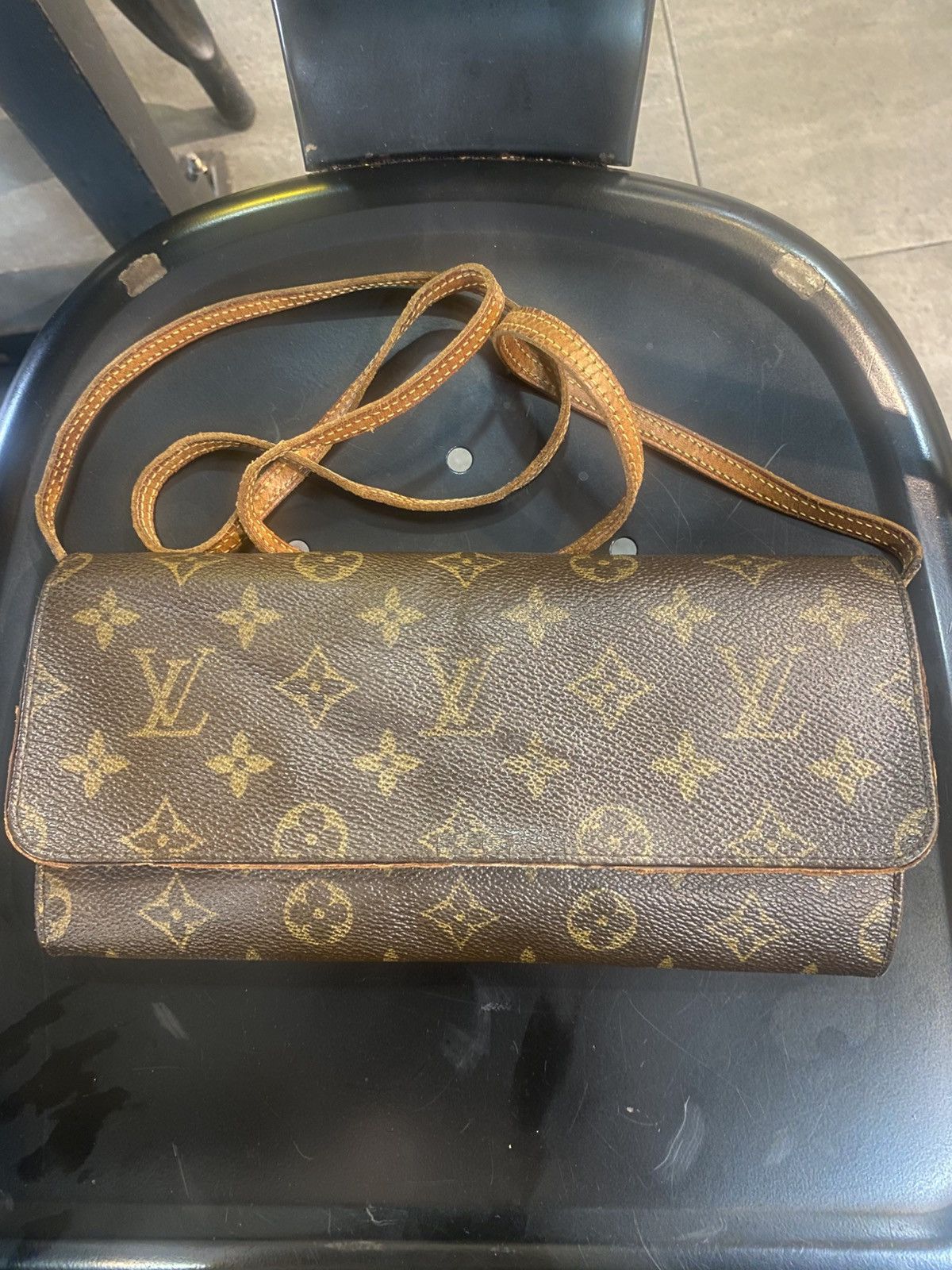 Louis Vuitton Authentic Monogram Vintage Louis Vuitton Pochette Twin GM Size ONE SIZE - 24 Thumbnail