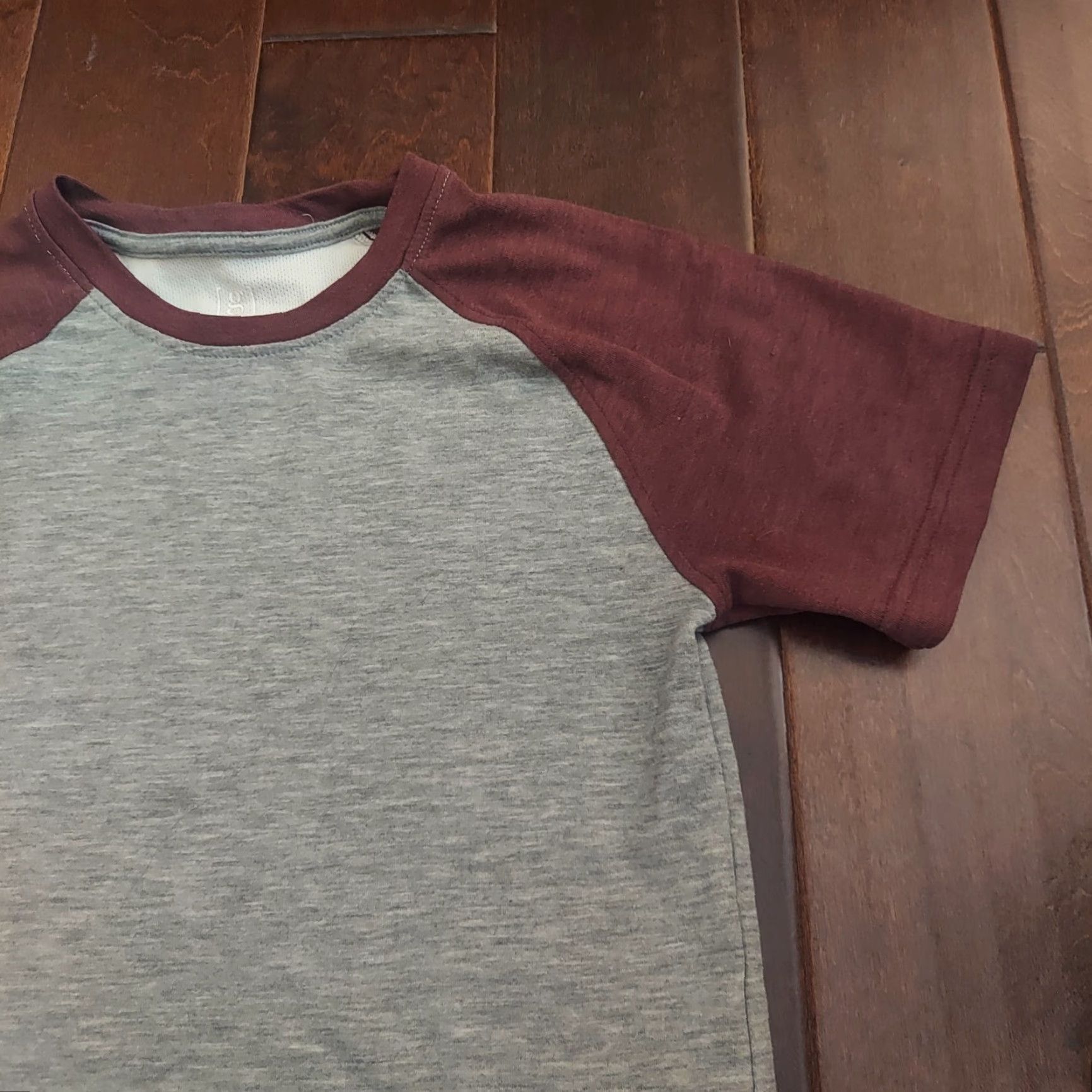 George George T-Shirt Mens XS Crew Neck Short Sleeve Maroon Gray All Seasons Breathable Regular Fall Winter Spring Summer VINTAGE: No Size US XS / EU 42 / 0 - 6 Thumbnail